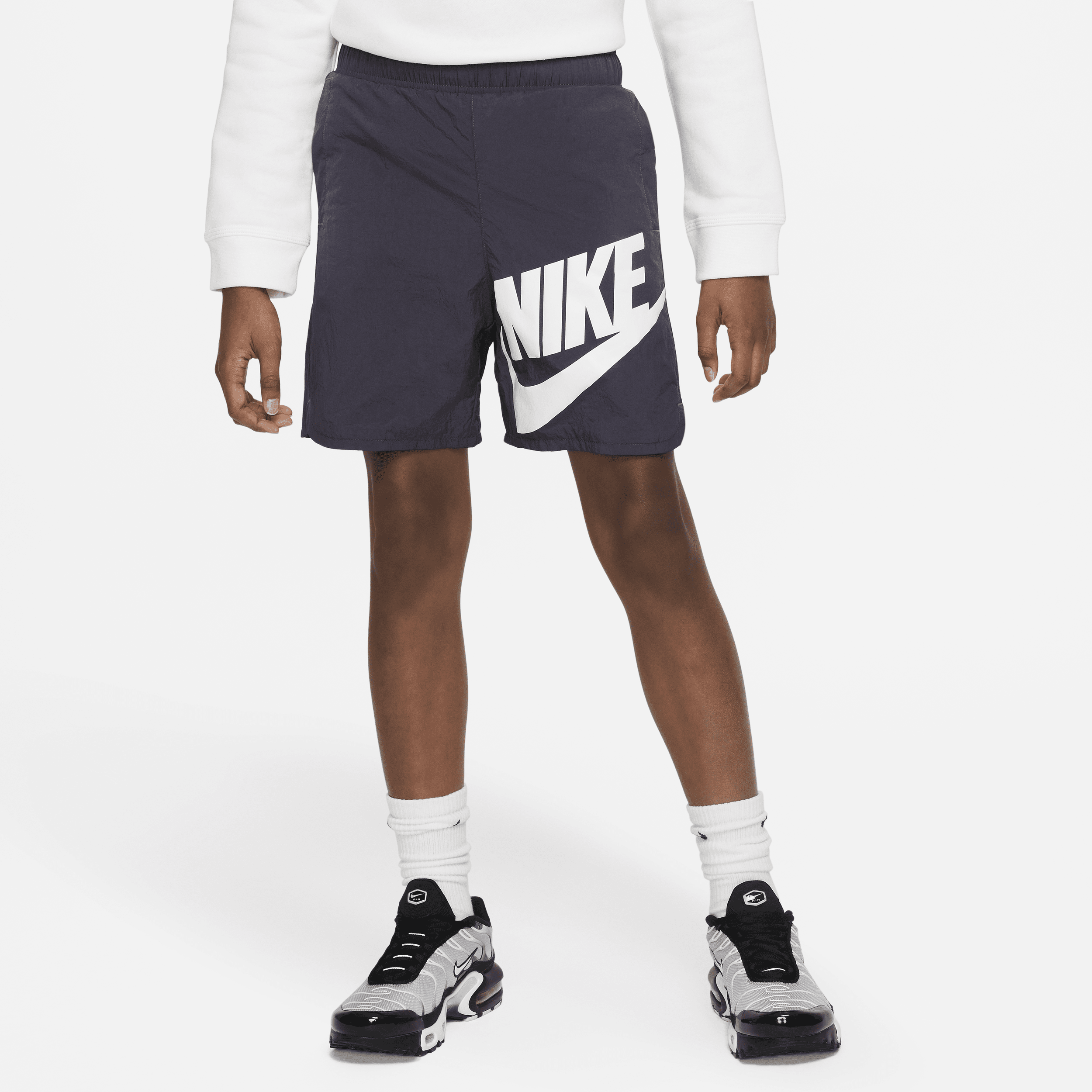Nike Sportswear-vævede shorts til større børn (drenge) - grå