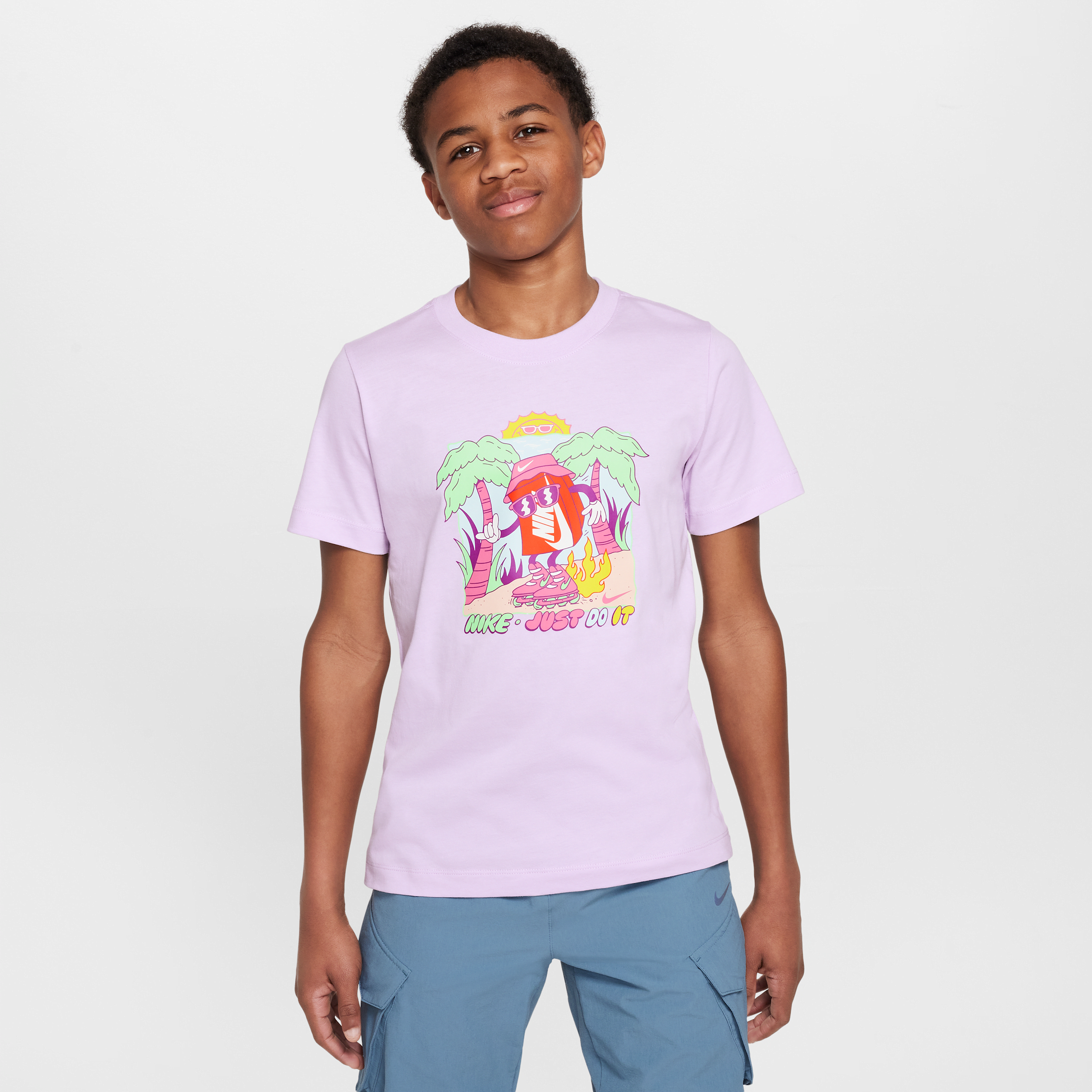 【ナイキ(NIKE)公式ストア】ナイキ スポーツウェア ジュニア Tシャツ HQ3240-537 パープル 【ナイキ(NIKE)公式ストア】ナイキ スポーツウェア ジュニア Tシャツ HQ3240-537 パープル
