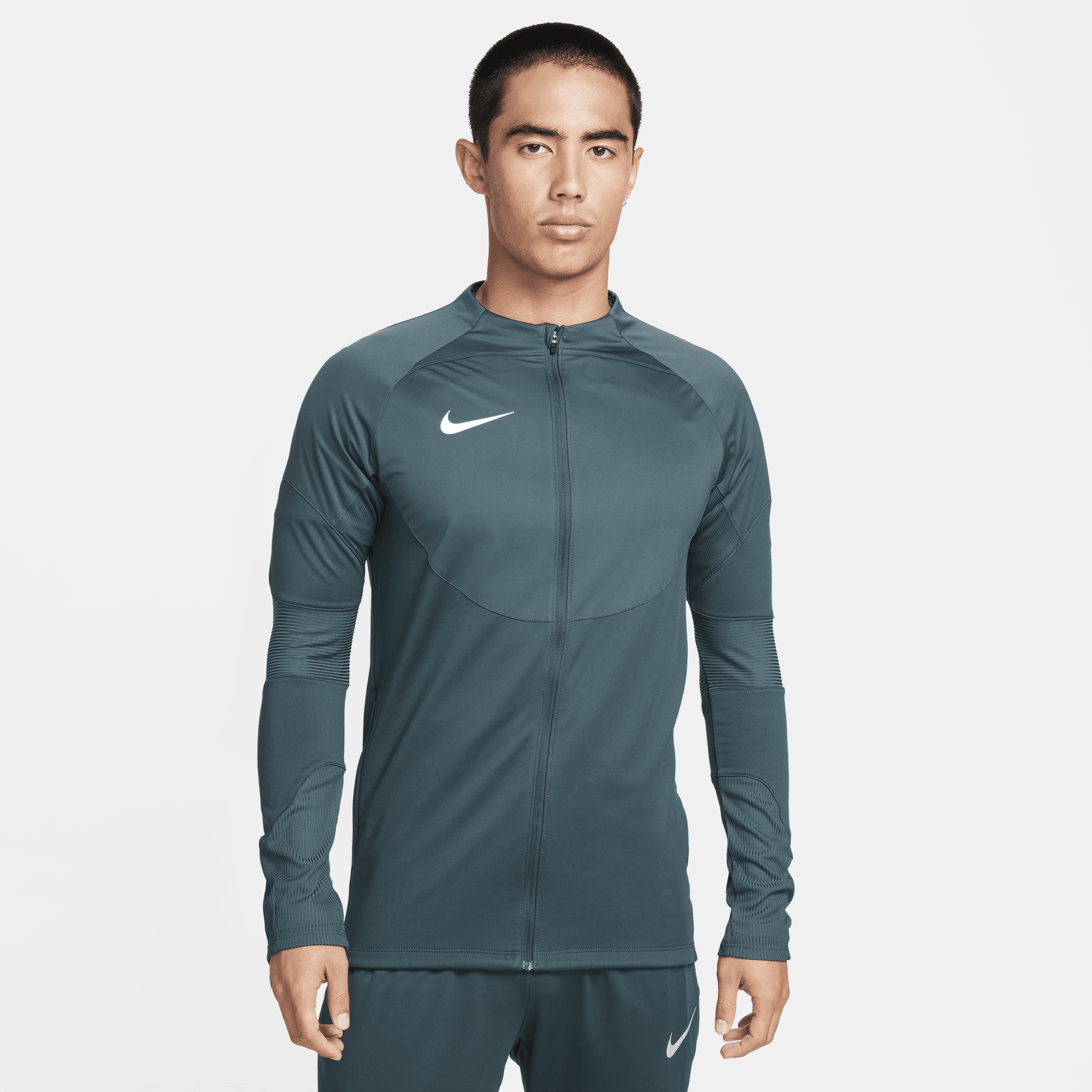 【ナイキ(NIKE)公式ストア】ナイキ Therma-FIT ストライク ウィンター ウォリアー メンズ フルジップ サッカードリルトップ DQ5048-328 グリーン 【ナイキ(NIKE)公式ストア】ナイキ Therma-FIT ストライク ウィンター ウォリアー メンズ フルジップ サッカードリルトップ DQ5048-328 グリーン