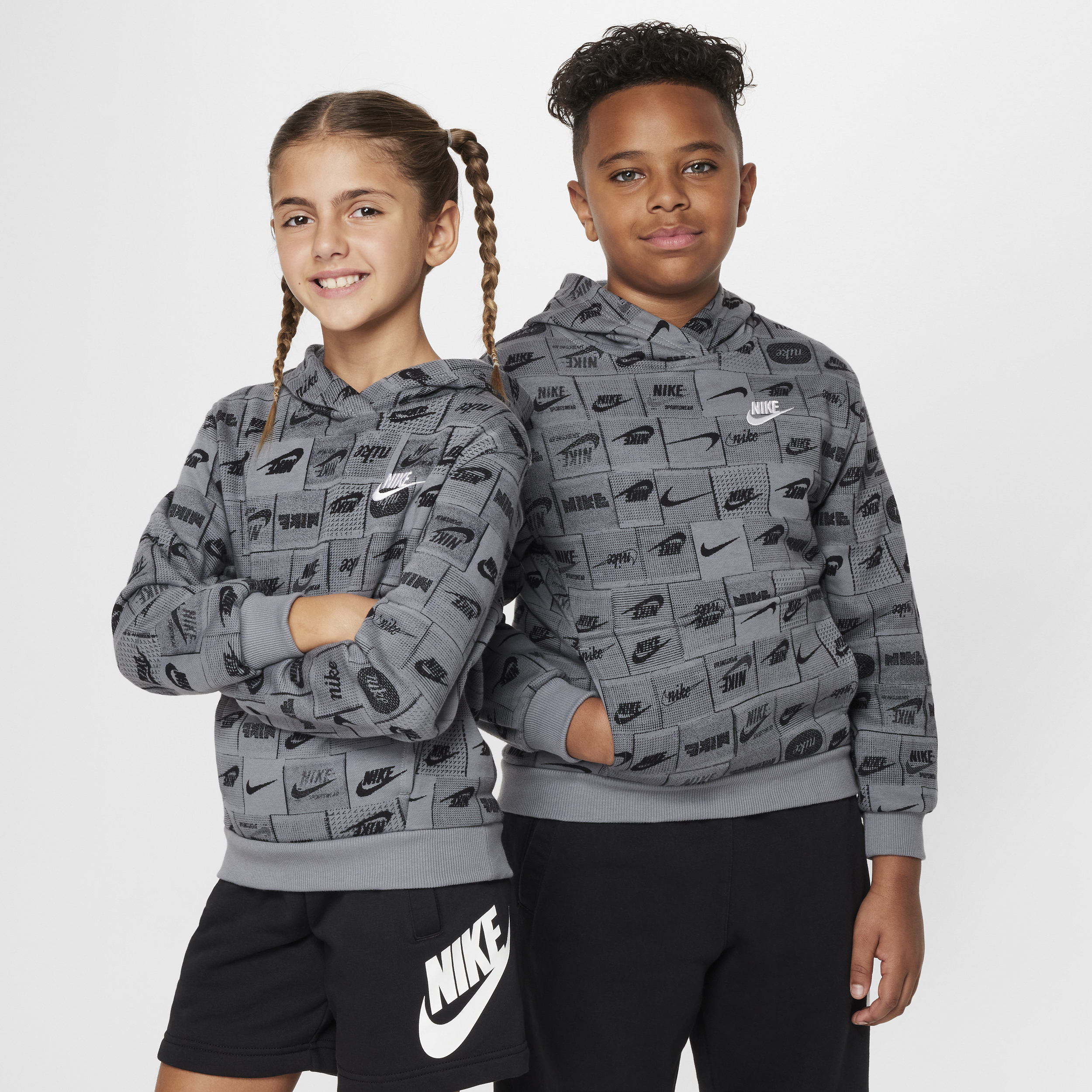 Nike Sportswear Club Fleece-hættetrøje til større børn - grå