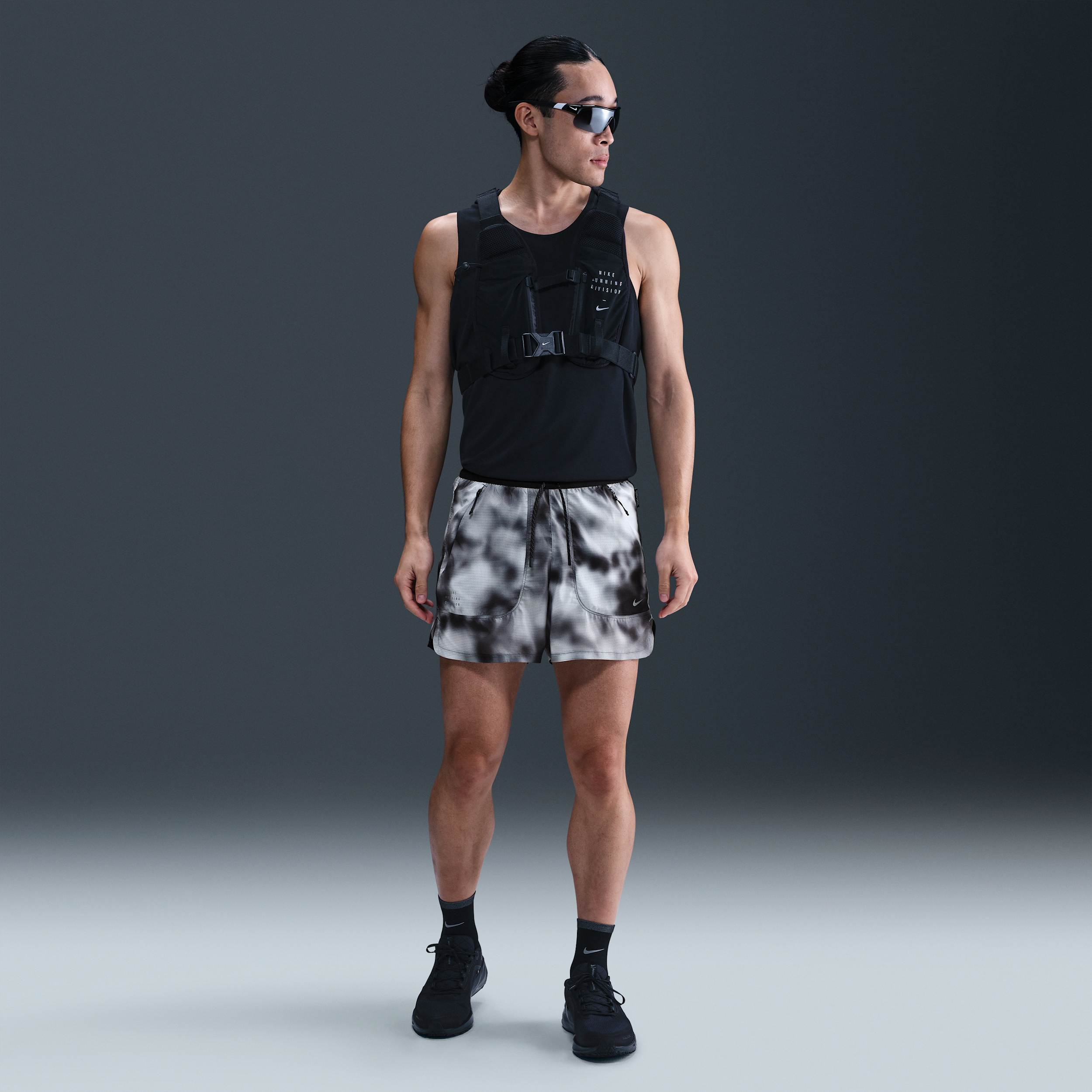 【ナイキ(NIKE)公式ストア】ナイキ ランニング ディビジョン ブリーズ メンズ Dri-FIT ADV 10cm ランニングショートパンツ (インナー付き) HJ4151-010 ブラック 【ナイキ(NIKE)公式ストア】ナイキ ランニング ディビジョン ブリーズ メンズ Dri-FIT ADV 10cm ランニングショートパンツ (インナー付き) HJ4151-010 ブラック