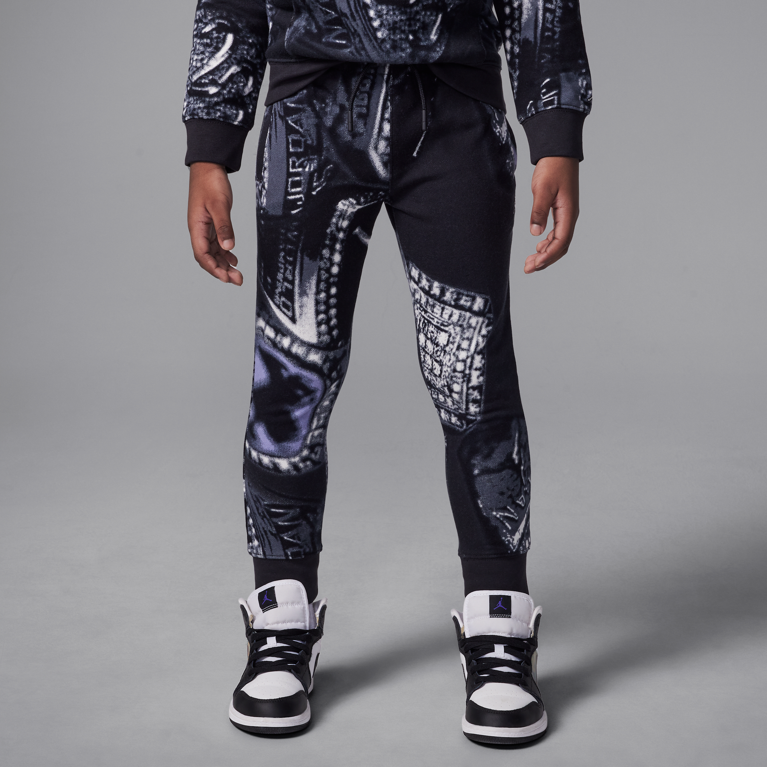 【ナイキ(NIKE)公式ストア】ジョーダン リトルキッズ MVP フレンチ テリー プリント パンツ IF8843-045 ブラック 【ナイキ(NIKE)公式ストア】ジョーダン リトルキッズ MVP フレンチ テリー プリント パンツ IF8843-045 ブラック
