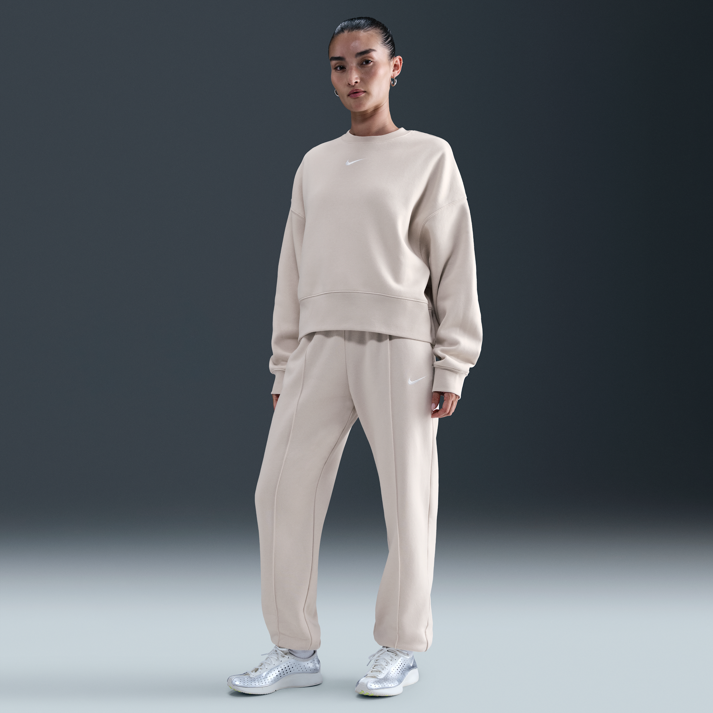 【ナイキ（NIKE）公式ストア】ナイキ スポーツウェア エッセンシャル ウィメンズ フリース パンツ BV4090-104 ブラウン