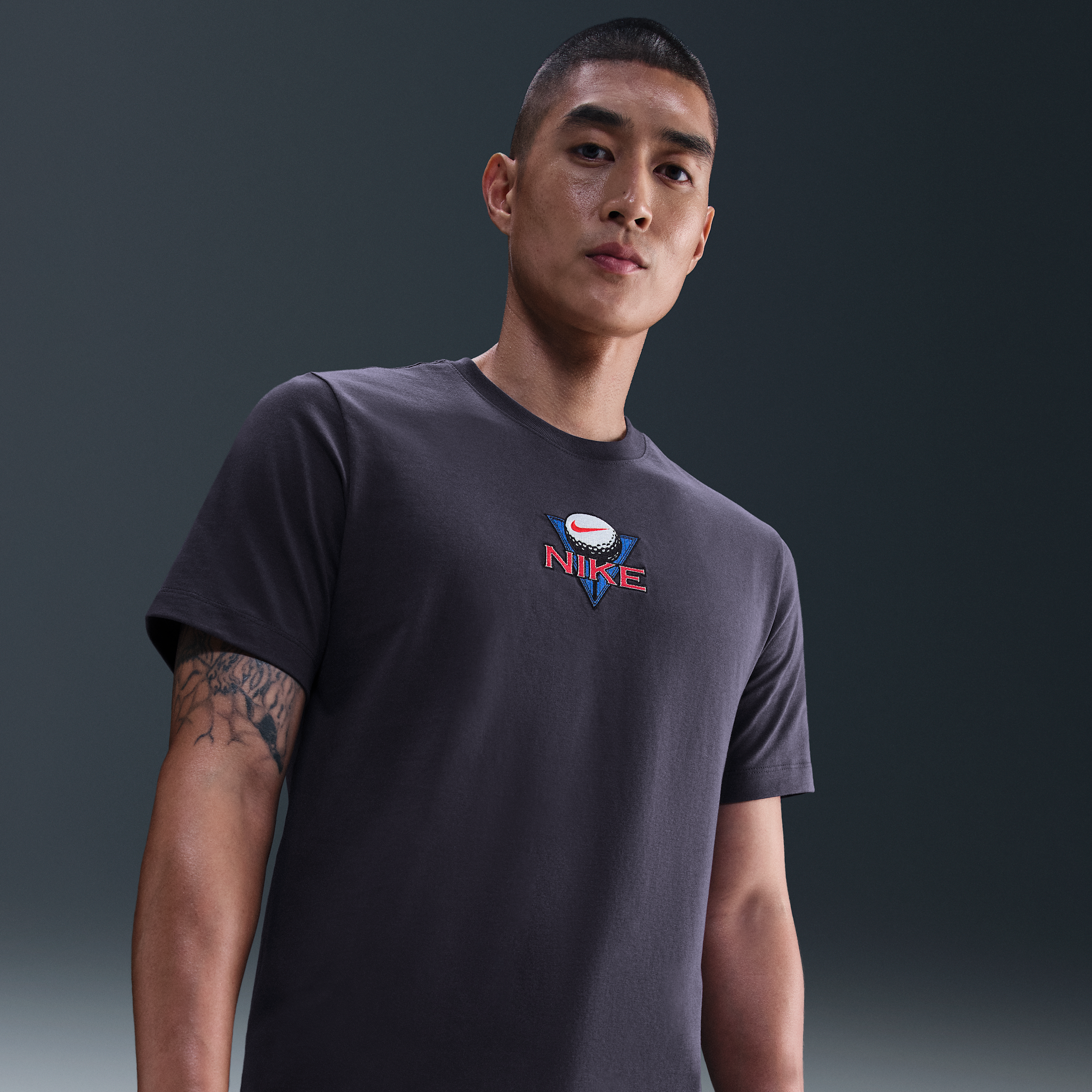 【ナイキ(NIKE)公式ストア】ナイキ メンズ ゴルフ Tシャツ HJ3333-540 パープル 【ナイキ(NIKE)公式ストア】ナイキ メンズ ゴルフ Tシャツ HJ3333-540 パープル