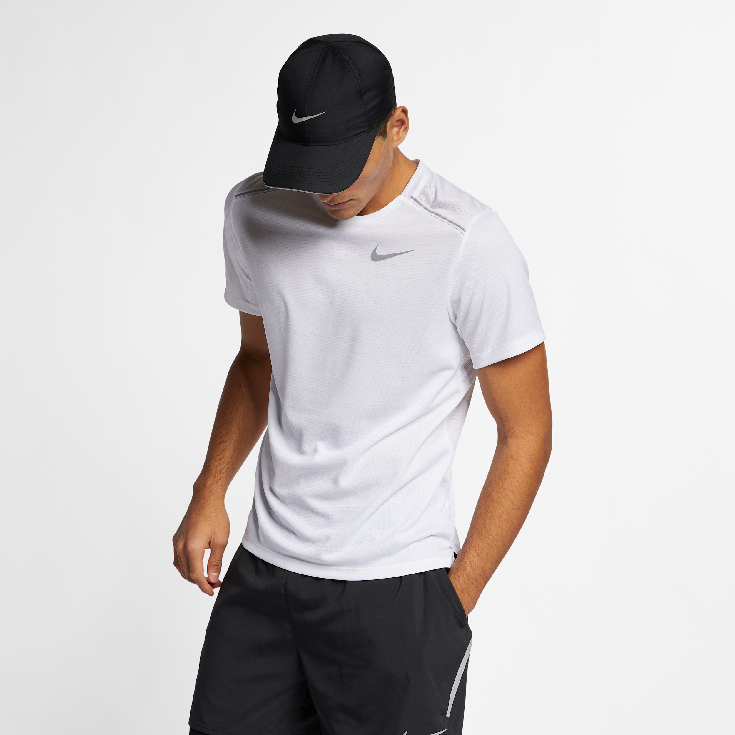 【ナイキ(NIKE)公式ストア】ナイキ Dri-FIT マイラー メンズ ショートスリーブ ランニングトップ AJ7566-100 ホワイト 【ナイキ(NIKE)公式ストア】ナイキ Dri-FIT マイラー メンズ ショートスリーブ ランニングトップ AJ7566-100 ホワイト