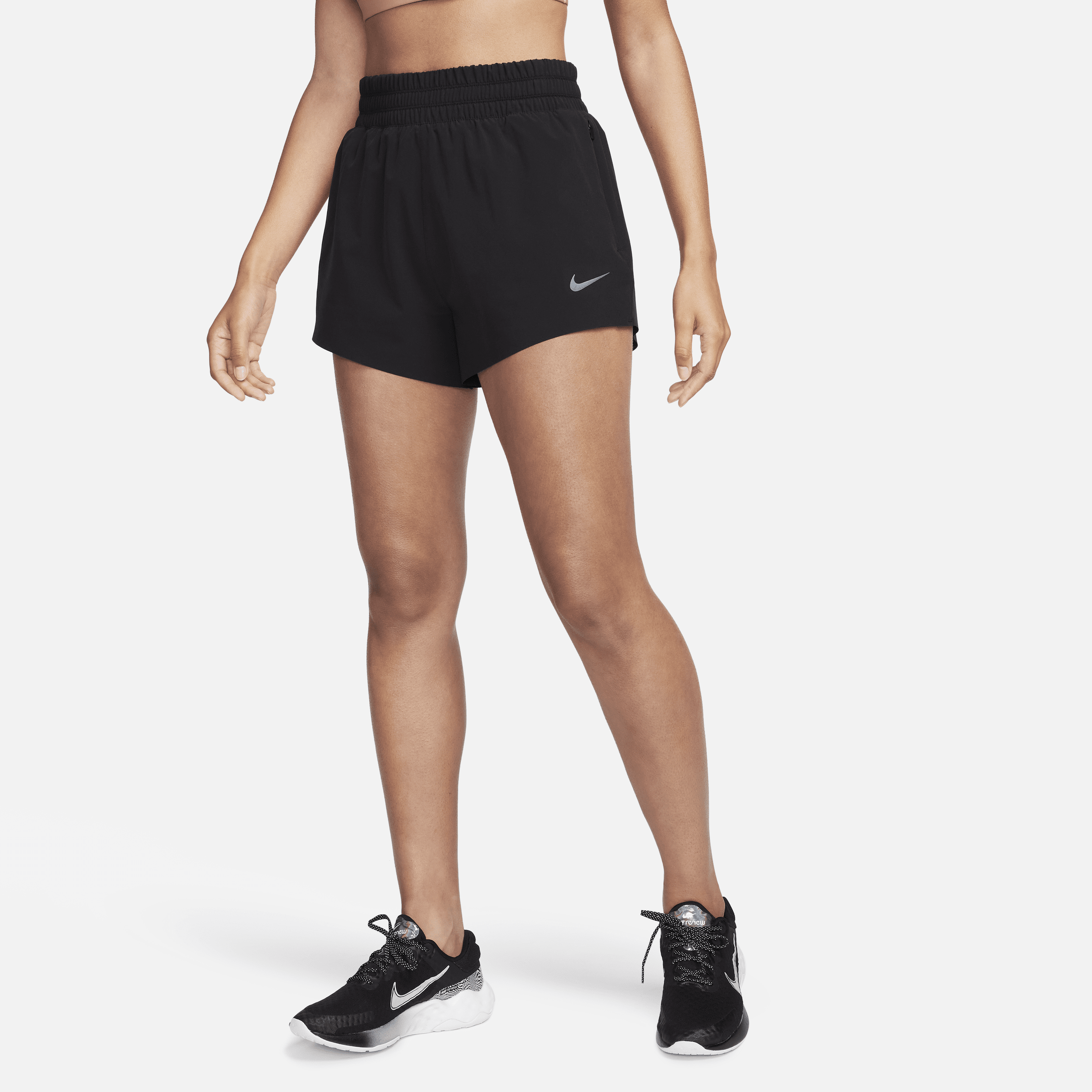 Nike Dri-FIT Running Division Pantalón corto de running de 8 cm con malla interior, talle alto y bolsillos - Mujer - Negro