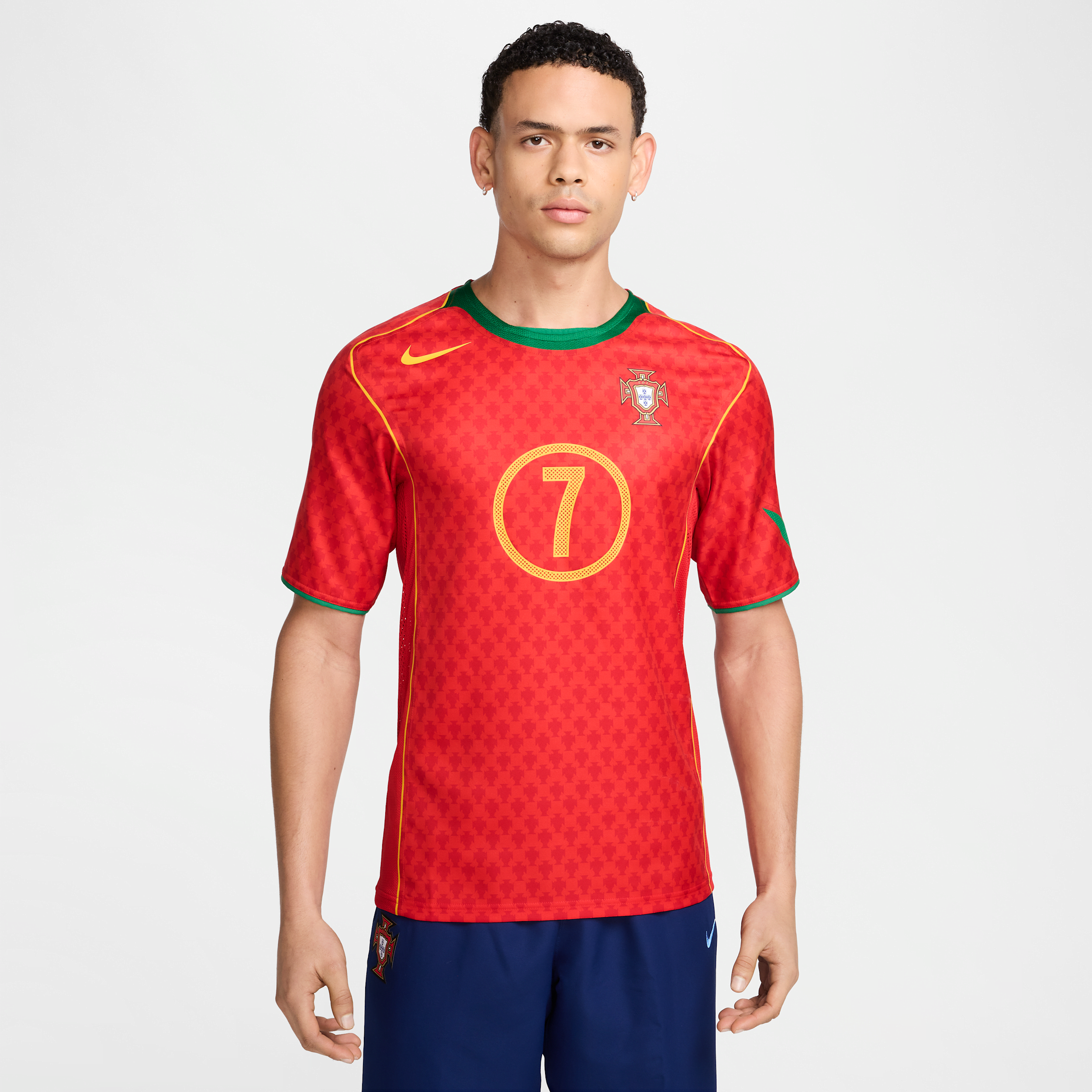 【ナイキ(NIKE)公式ストア】ルイス フィーゴ ポルトガル 2004 リイシュー メンズ ナイキ サッカー レプリカ ユニフォーム HV9708-614 レッド 【ナイキ(NIKE)公式ストア】ルイス フィーゴ ポルトガル 2004 リイシュー メンズ ナイキ サッカー レプリカ ユニフォーム HV9708-614 レッド