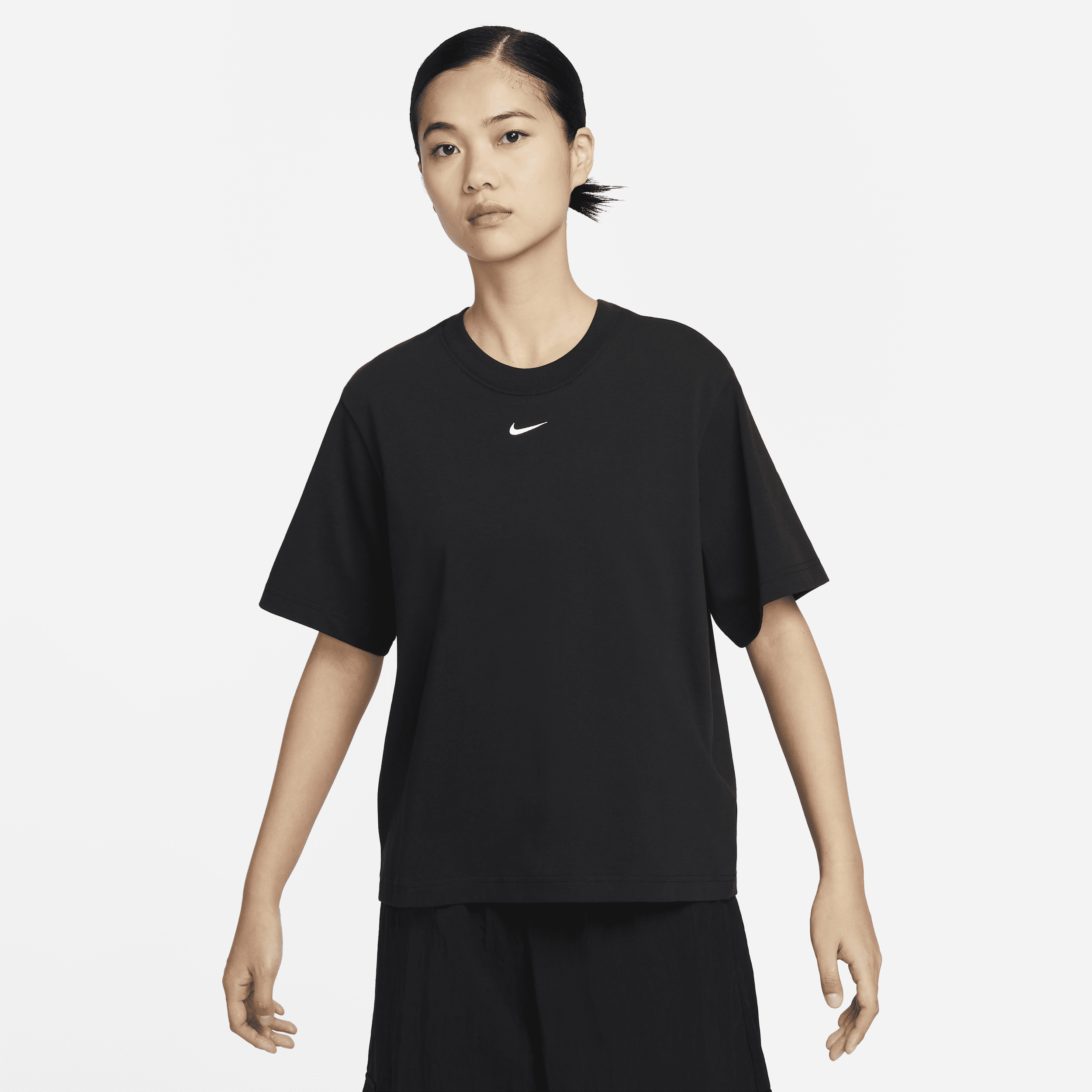 【ナイキ（NIKE）公式ストア】ナイキ スポーツウェア エッセンシャル ウィメンズ ボクシー Tシャツ DD1238-010 ブラック