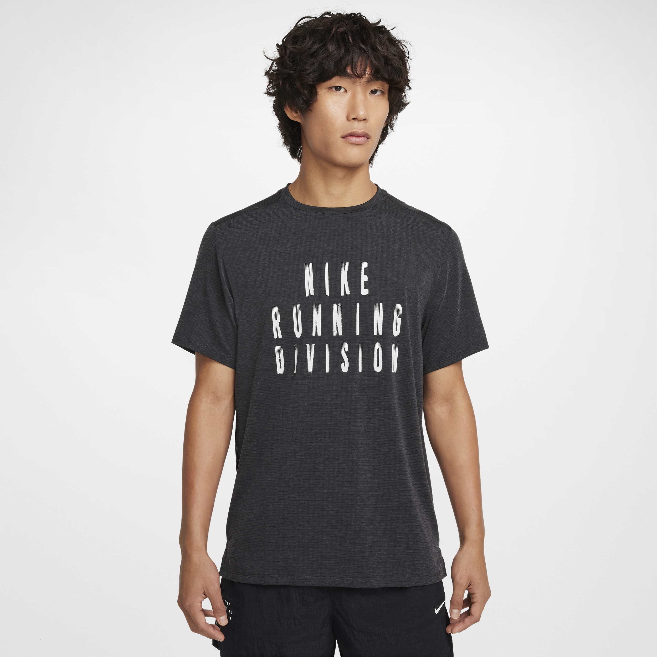 【ナイキ(NIKE)公式ストア】ナイキ ライズ 365 ランニング ディビジョン メンズ Dri-FIT ショートスリーブ ランニングトップ FZ1130-010 ブラック 【ナイキ(NIKE)公式ストア】ナイキ ライズ 365 ランニング ディビジョン メンズ Dri-FIT ショートスリーブ ランニングトップ FZ1130-010 ブラック