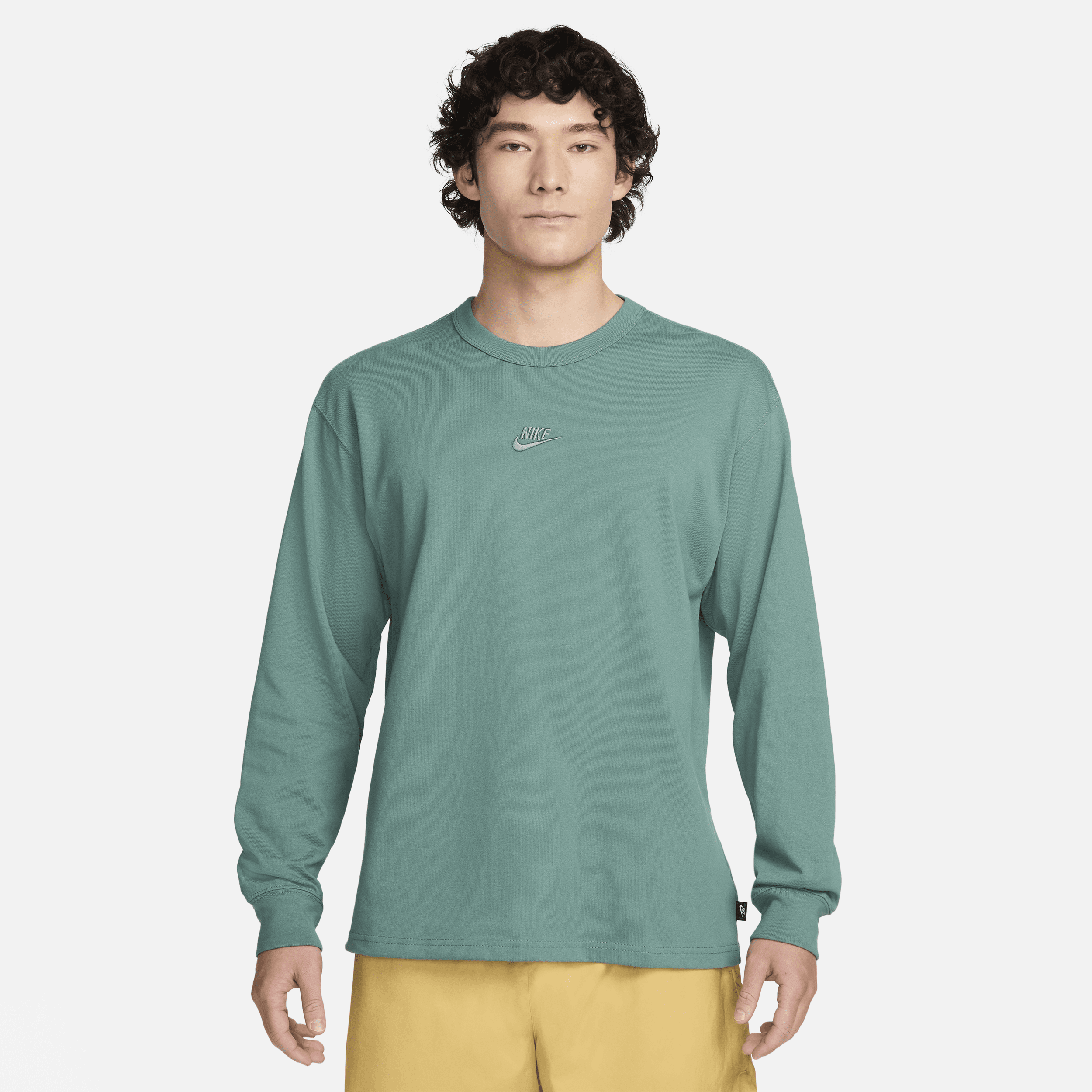 【ナイキ(NIKE)公式ストア】ナイキ スポーツウェア プレミアム エッセンシャル メンズ ロングスリーブ Tシャツ DO7391-361 グリーン 【ナイキ(NIKE)公式ストア】ナイキ スポーツウェア プレミアム エッセンシャル メンズ ロングスリーブ Tシャツ DO7391-361 グリーン