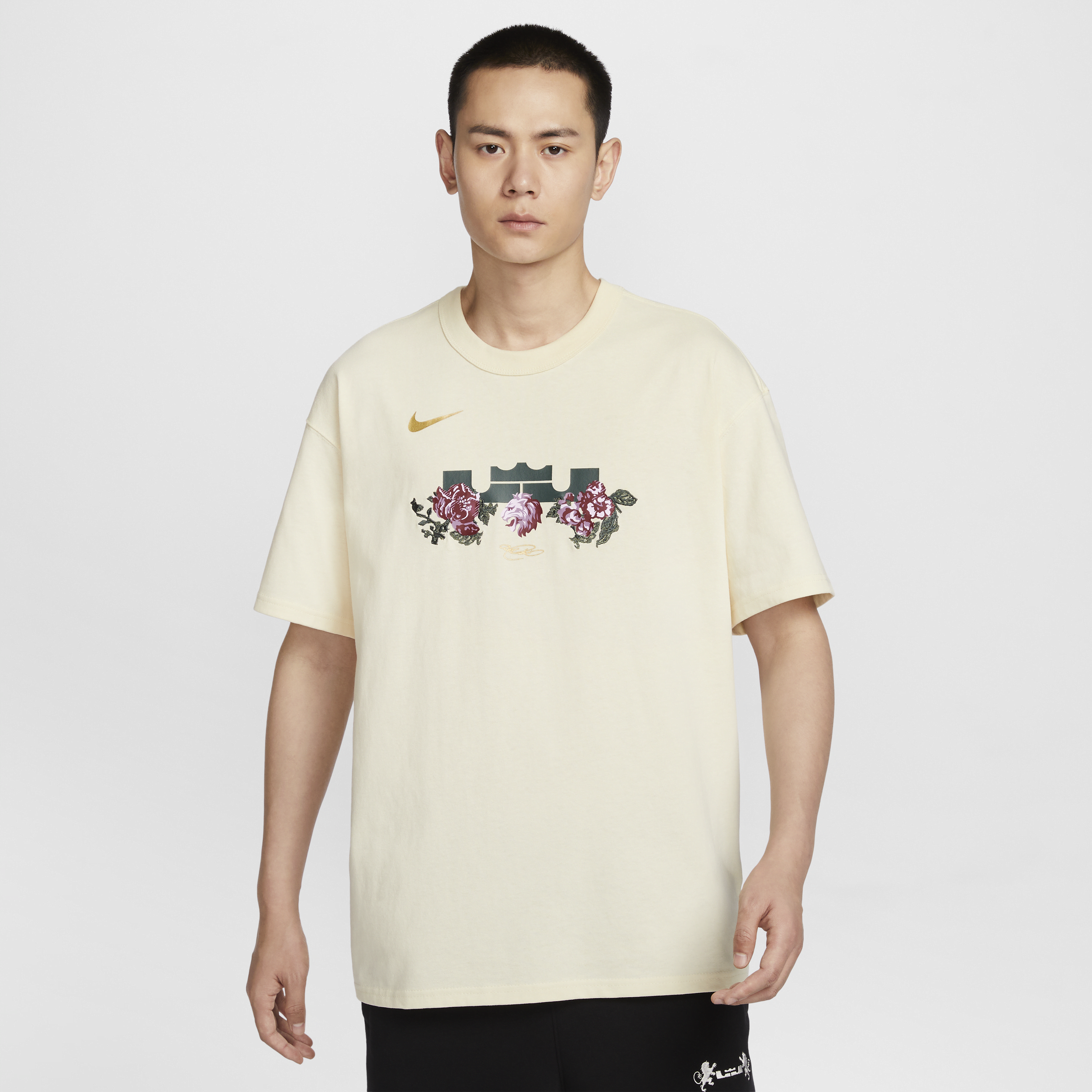 【ナイキ(NIKE)公式ストア】レブロン メンズ マックス90 バスケットボール Tシャツ FZ8074-113 ホワイト 【ナイキ(NIKE)公式ストア】レブロン メンズ マックス90 バスケットボール Tシャツ FZ8074-113 ホワイト