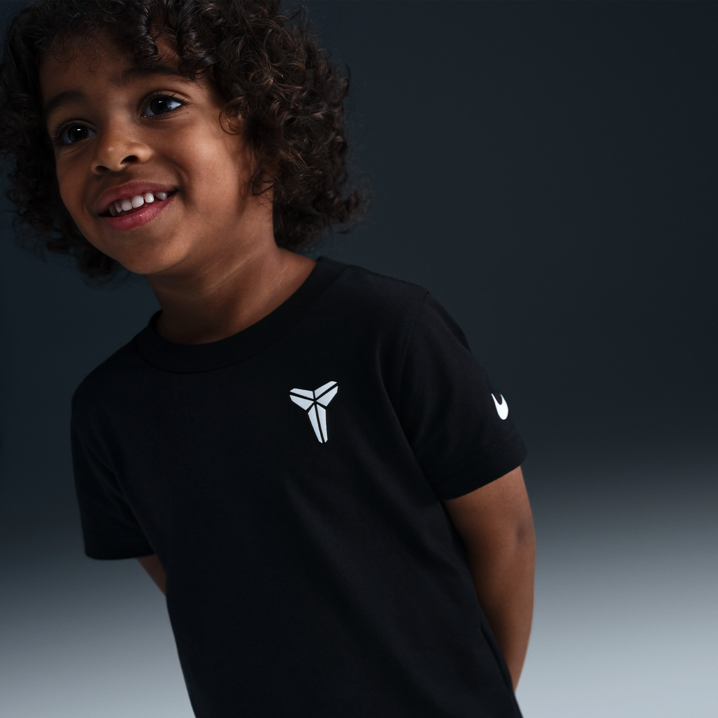 【ナイキ(NIKE)公式ストア】ナイキ ベビー コービー Tシャツ IB8993-010 ブラック 【ナイキ(NIKE)公式ストア】ナイキ ベビー コービー Tシャツ IB8993-010 ブラック