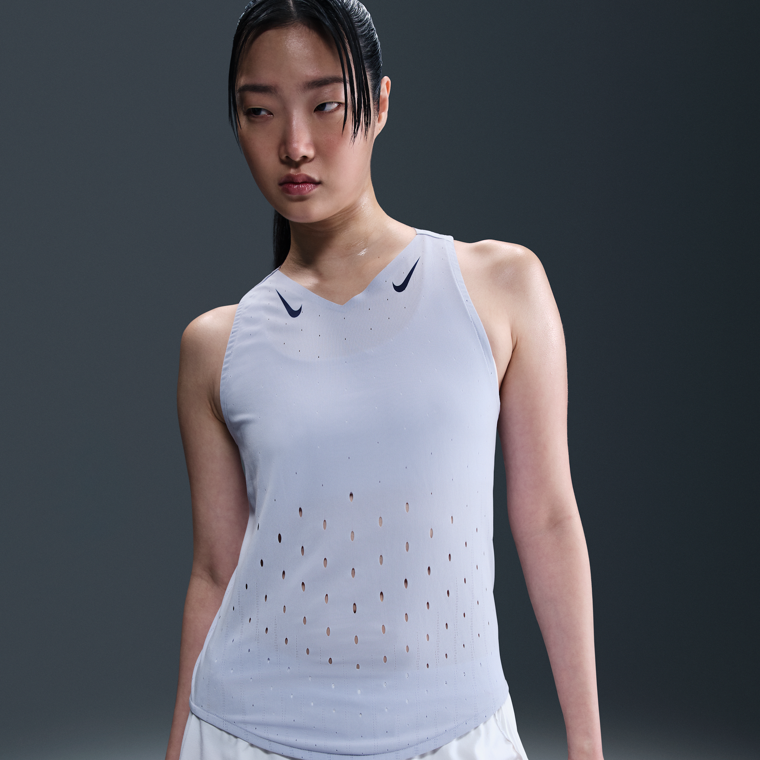 【ナイキ(NIKE)公式ストア】ナイキ エアロスイフト ウィメンズ Dri-FIT ADV ランニングシングレット FN2505-057 グレー 【ナイキ(NIKE)公式ストア】ナイキ エアロスイフト ウィメンズ Dri-FIT ADV ランニングシングレット FN2505-057 グレー