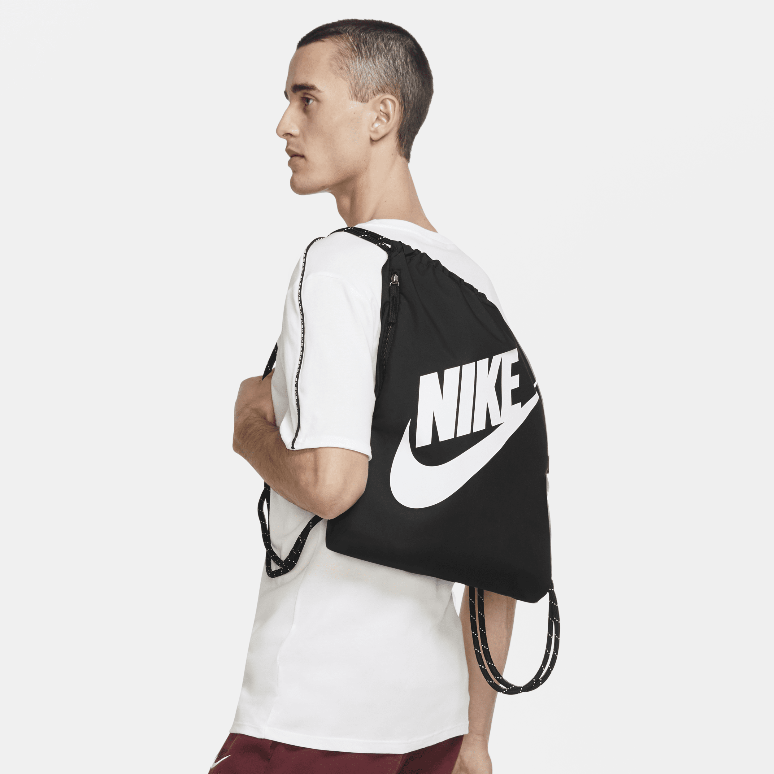 Nike Heritage-taske med snoretræk (13 L) - sort