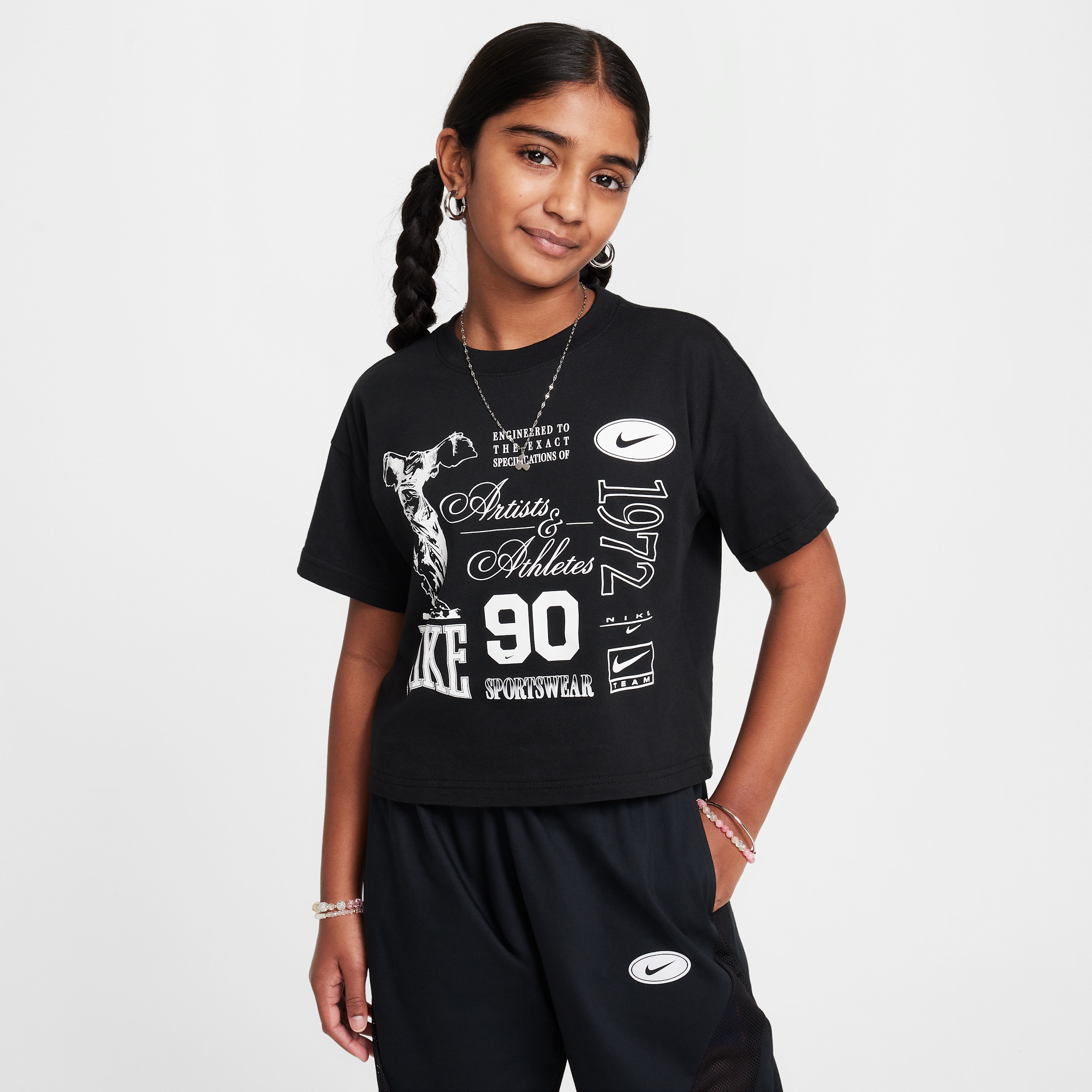 【ナイキ(NIKE)公式ストア】ナイキ スポーツウェア ジュニア (ガールズ) Tシャツ HM6306-010 ブラック 【ナイキ(NIKE)公式ストア】ナイキ スポーツウェア ジュニア (ガールズ) Tシャツ HM6306-010 ブラック