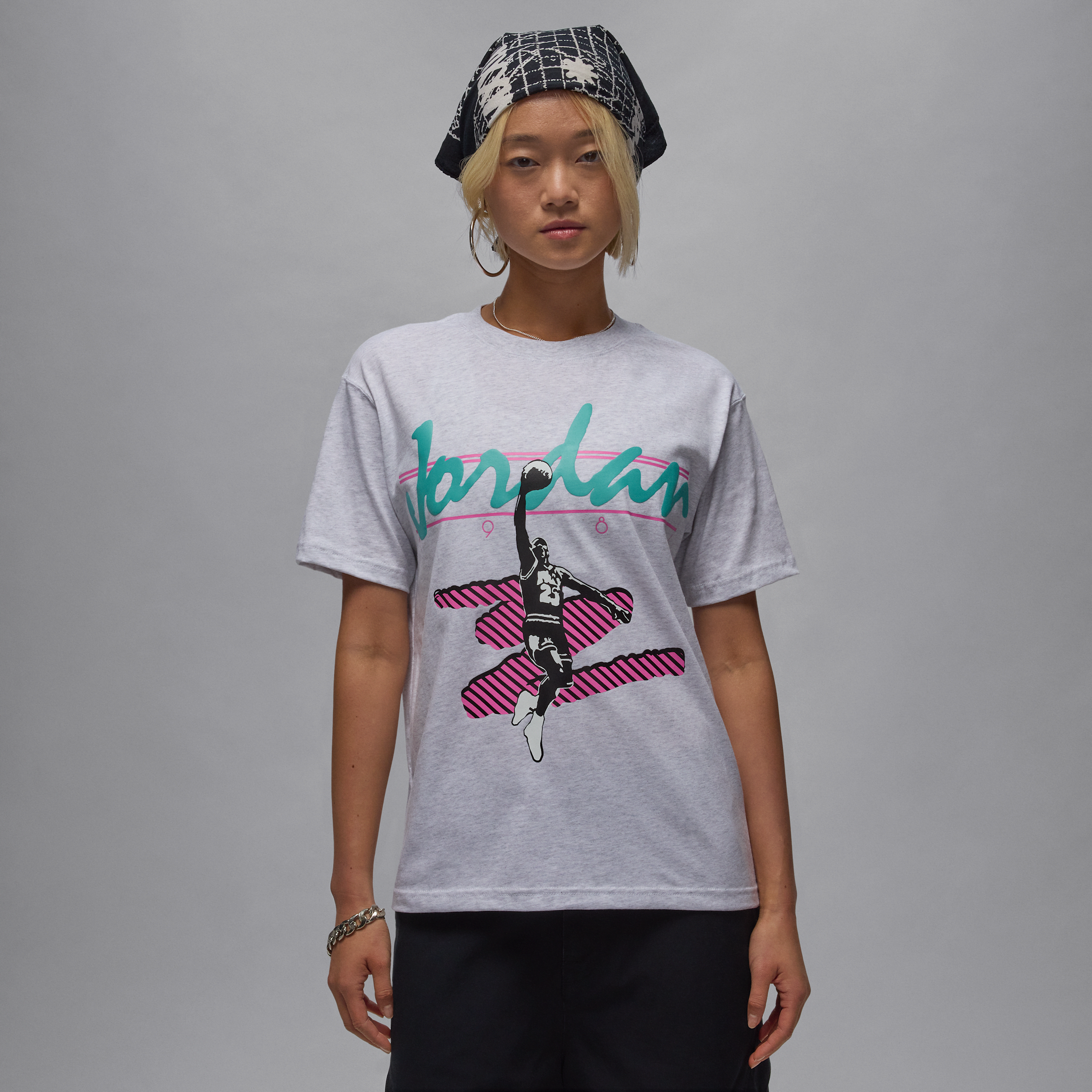 【ナイキ(NIKE)公式ストア】ジョーダン MVP ウィメンズ グラフィック Tシャツ HJ0130-051 ブラウン 【ナイキ(NIKE)公式ストア】ジョーダン MVP ウィメンズ グラフィック Tシャツ HJ0130-051 ブラウン
