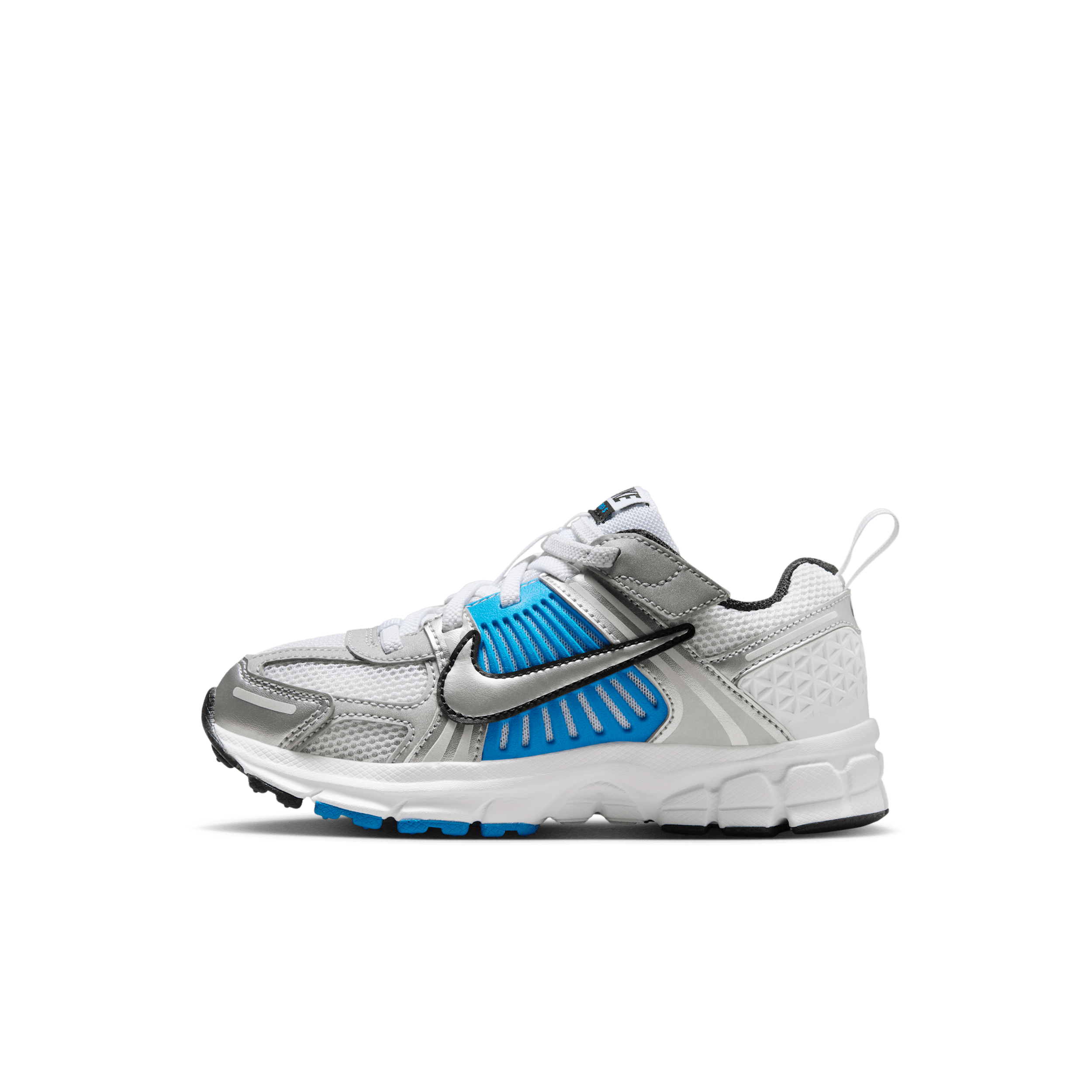 【ナイキ(NIKE)公式ストア】ナイキ ボメロ 5 リトルキッズシューズ HF6999-105 ホワイト 【ナイキ(NIKE)公式ストア】ナイキ ボメロ 5 リトルキッズシューズ HF6999-105 ホワイト