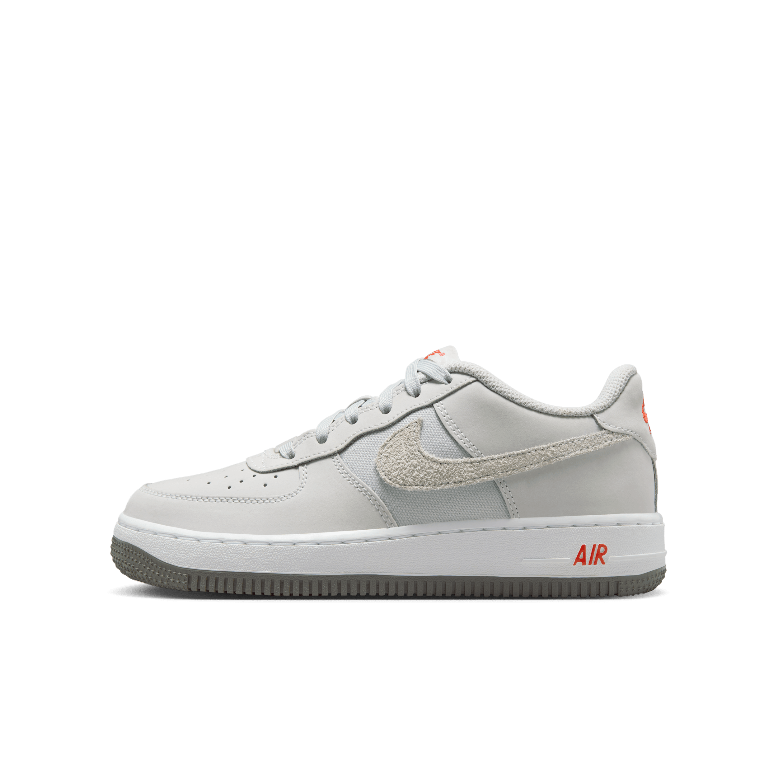 【ナイキ(NIKE)公式ストア】ナイキ エア フォース 1 LV8 ジュニアシューズ HJ4561-001 グレー 【ナイキ(NIKE)公式ストア】ナイキ エア フォース 1 LV8 ジュニアシューズ HJ4561-001 グレー