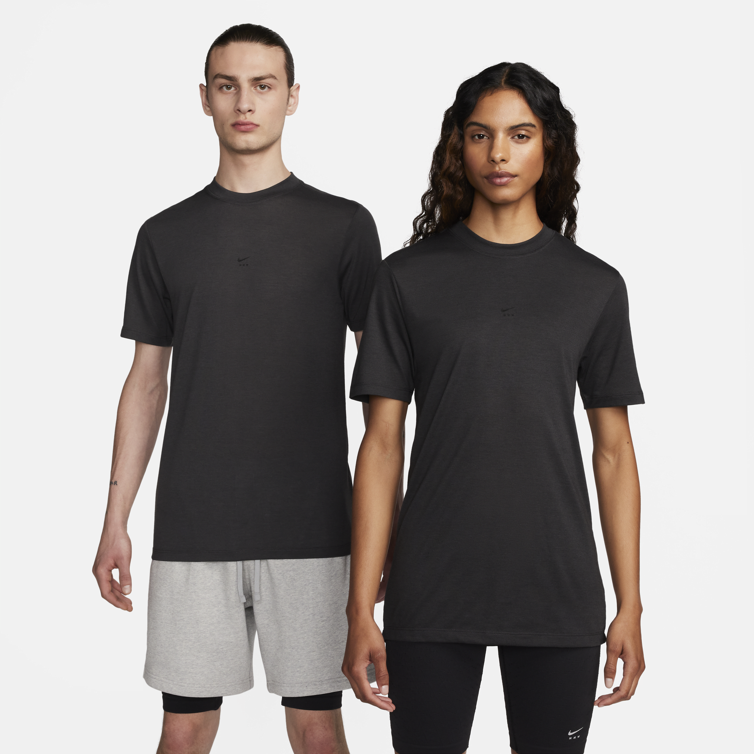 【ナイキ(NIKE)公式ストア】ナイキ x MMW メンズ ショートスリーブ トップ DR5356-060 グレー 【ナイキ(NIKE)公式ストア】ナイキ x MMW メンズ ショートスリーブ トップ DR5356-060 グレー