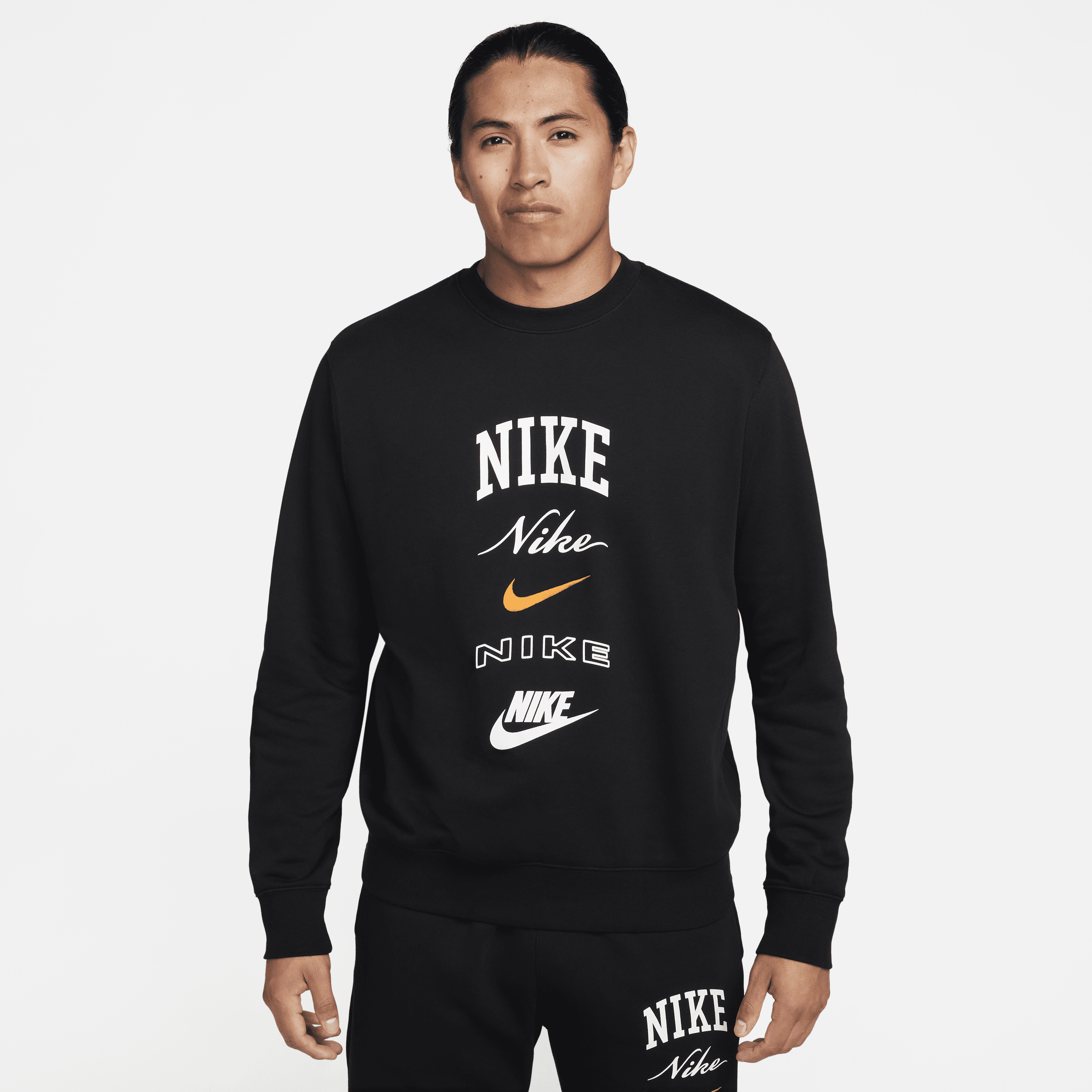 Langærmet Nike Club Fleece-sweatshirt med rund hals til mænd - sort