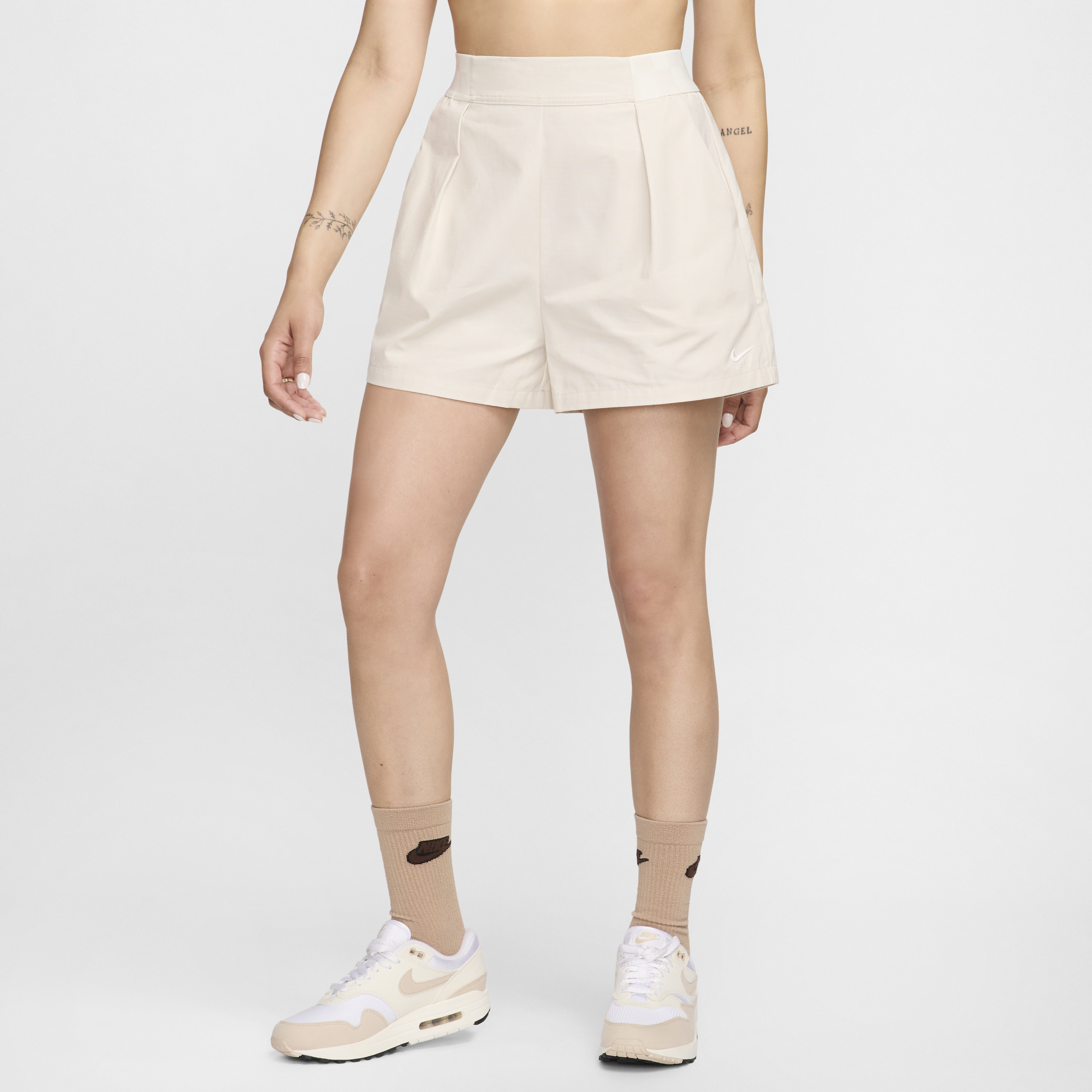 Nike Sportswear Collection-shorts (8 cm) med høj talje til kvinder - brun