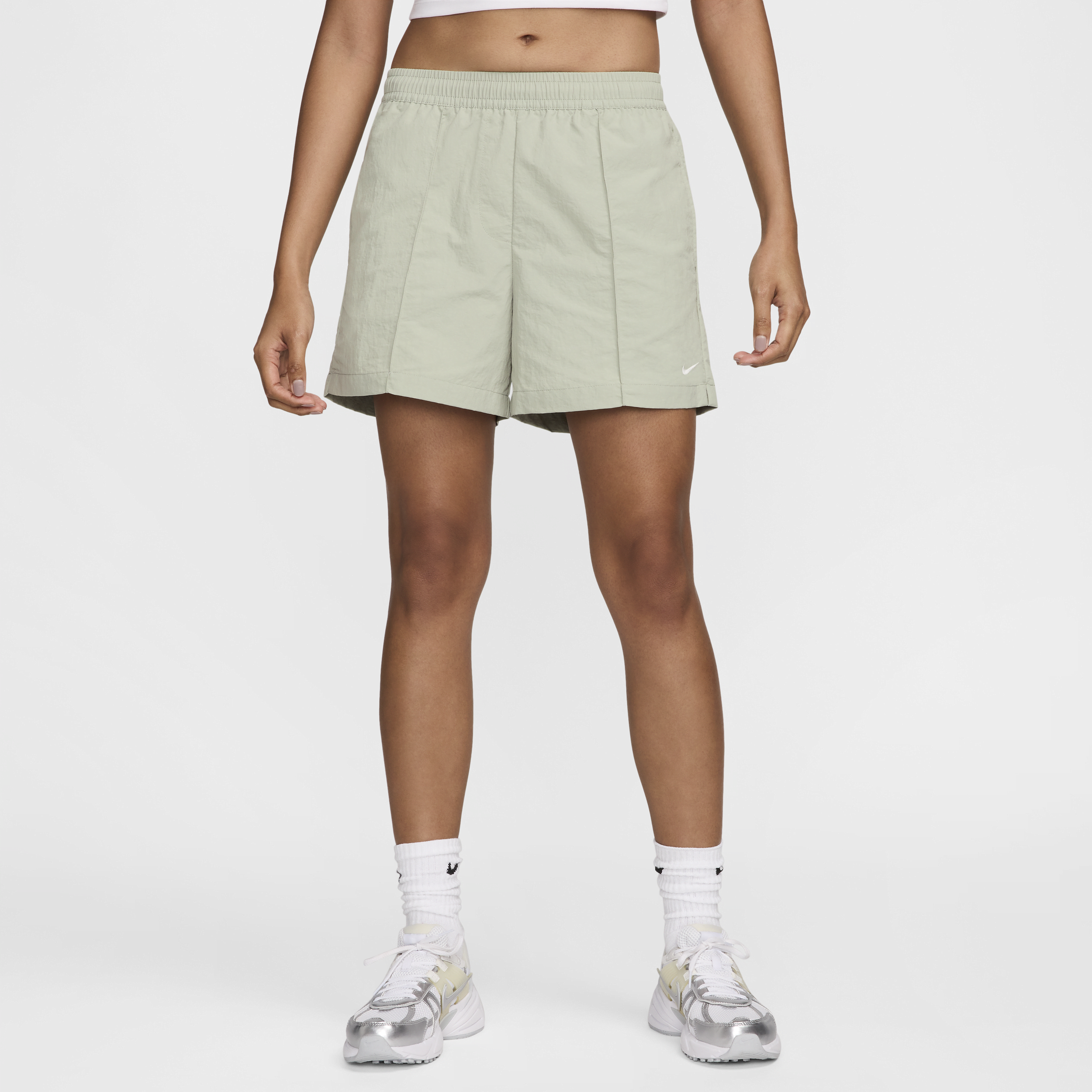 【ナイキ(NIKE)公式ストア】ナイキ スポーツウェア エブリシング ウーブン ウィメンズ ミッドライズ 13cm ショートパンツ FV6623-370 グリーン 【ナイキ(NIKE)公式ストア】ナイキ スポーツウェア エブリシング ウーブン ウィメンズ ミッドライズ 13cm ショートパンツ FV6623-370 グリーン