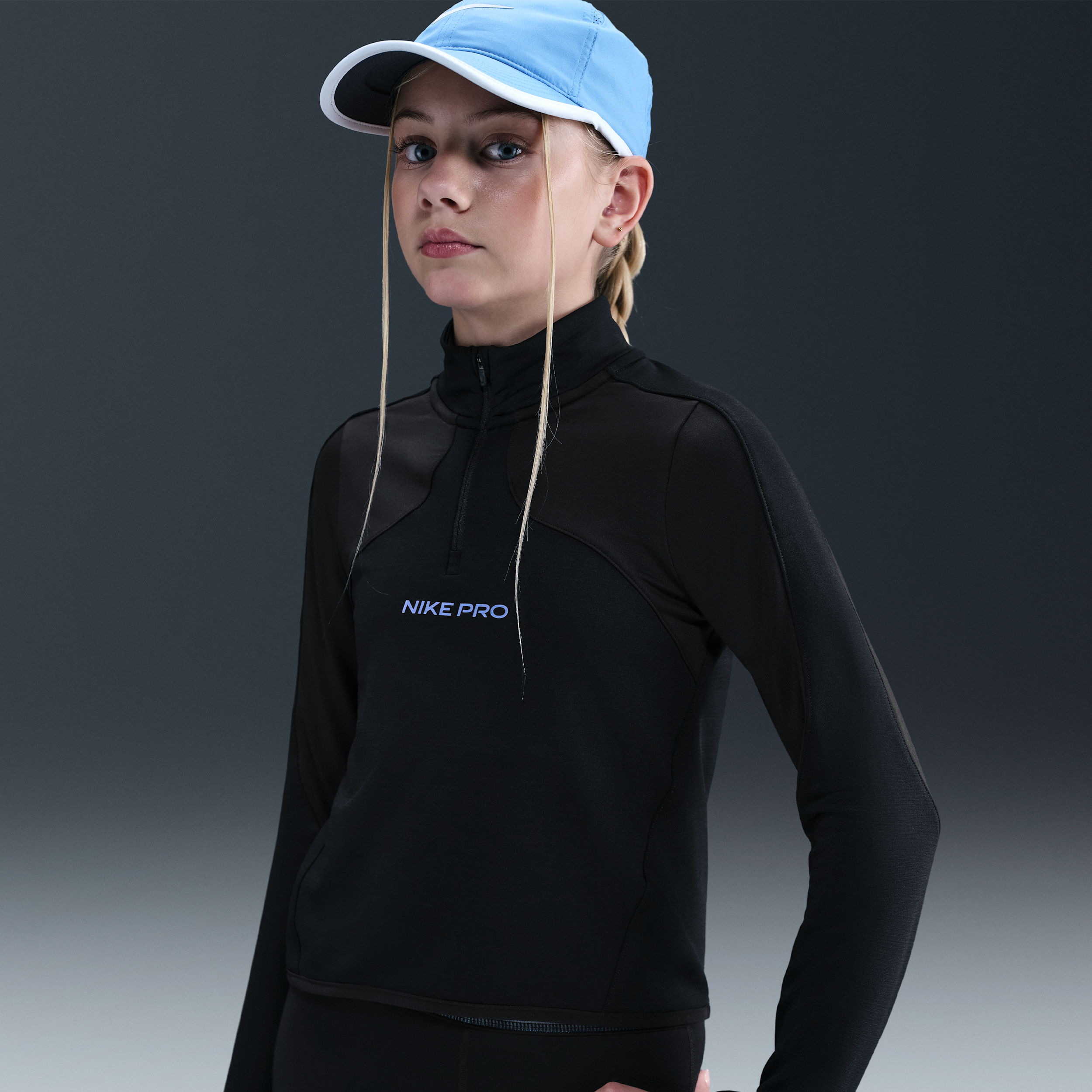 【ナイキ（NIKE）公式ストア】ナイキ プロ ジュニア (ガールズ) Therma-FIT 1/2ジップ ロングスリーブ トップ HV0296-010 ブラック