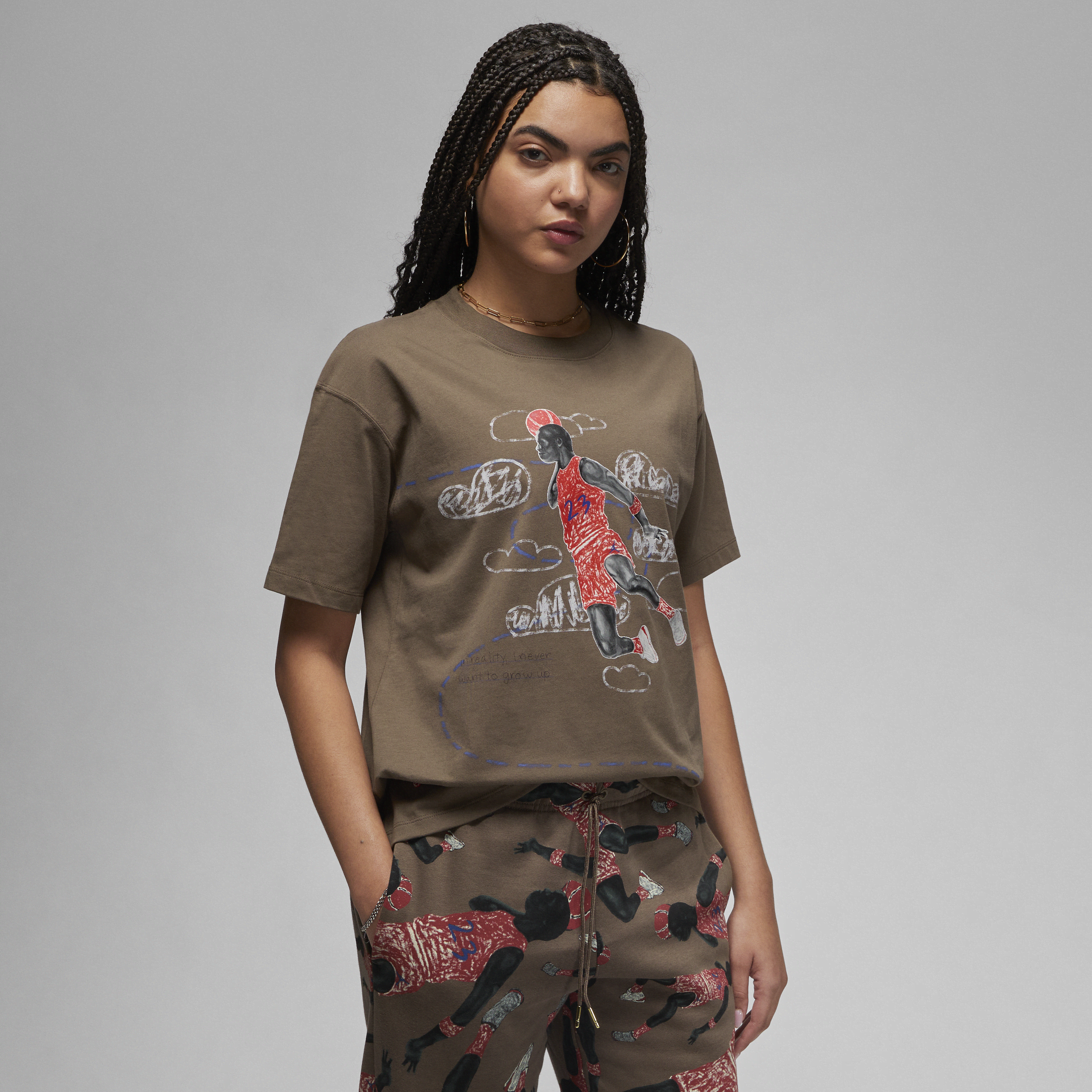 Jordan Artist Series by Parker Duncan-T-shirt til kvinder - brun