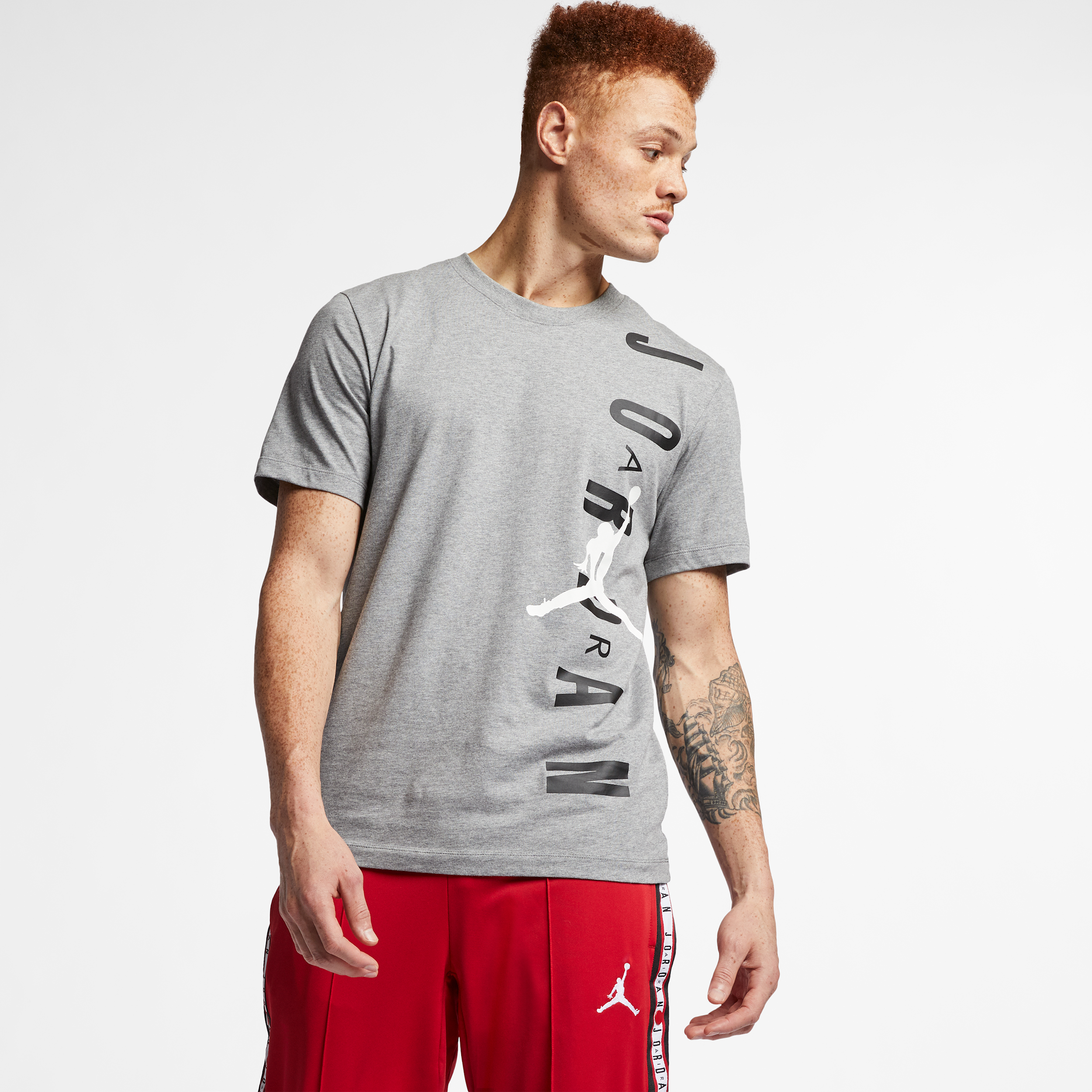 【ナイキ(NIKE)公式ストア】ジョーダン バーティカル メンズ Tシャツ BV0086-091 グレー 【ナイキ(NIKE)公式ストア】ジョーダン バーティカル メンズ Tシャツ BV0086-091 グレー