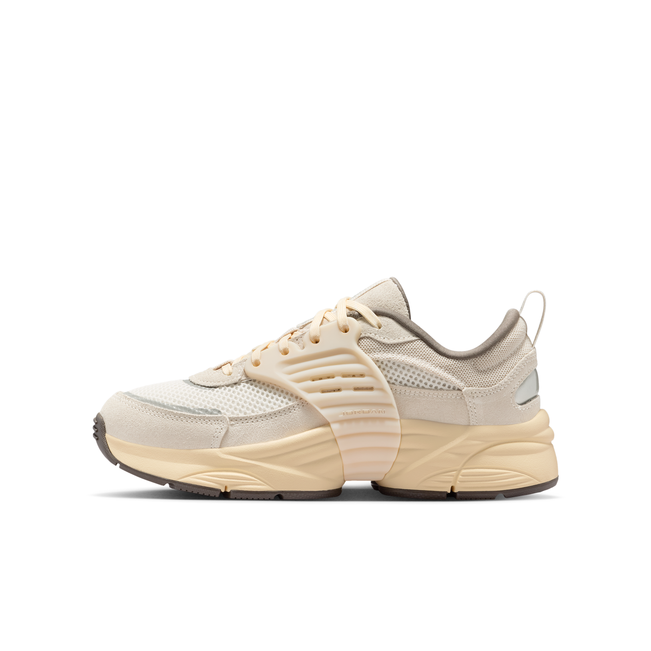 【ナイキ(NIKE)公式ストア】ジョーダン トランナー O/S ジュニアシューズ II6531-101 ブラウン 【ナイキ(NIKE)公式ストア】ジョーダン トランナー O/S ジュニアシューズ II6531-101 ブラウン