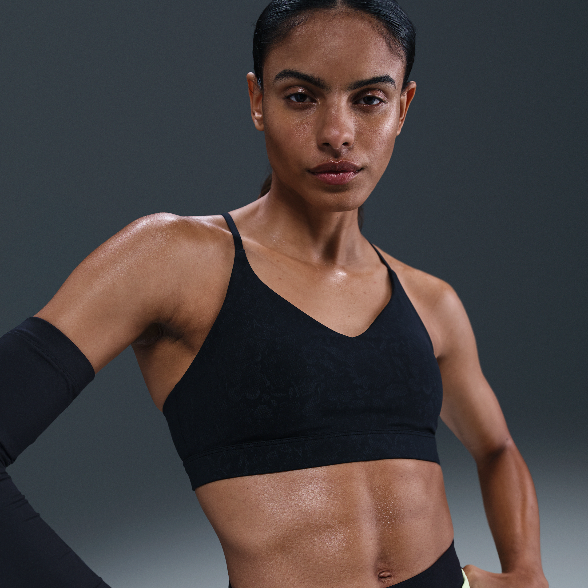 【ナイキ(NIKE)公式ストア】ナイキ インディ ライトサポート ウィメンズ パッディド フローラル スポーツブラ HV1206-010 ブラック 【ナイキ(NIKE)公式ストア】ナイキ インディ ライトサポート ウィメンズ パッディド フローラル スポーツブラ HV1206-010 ブラック