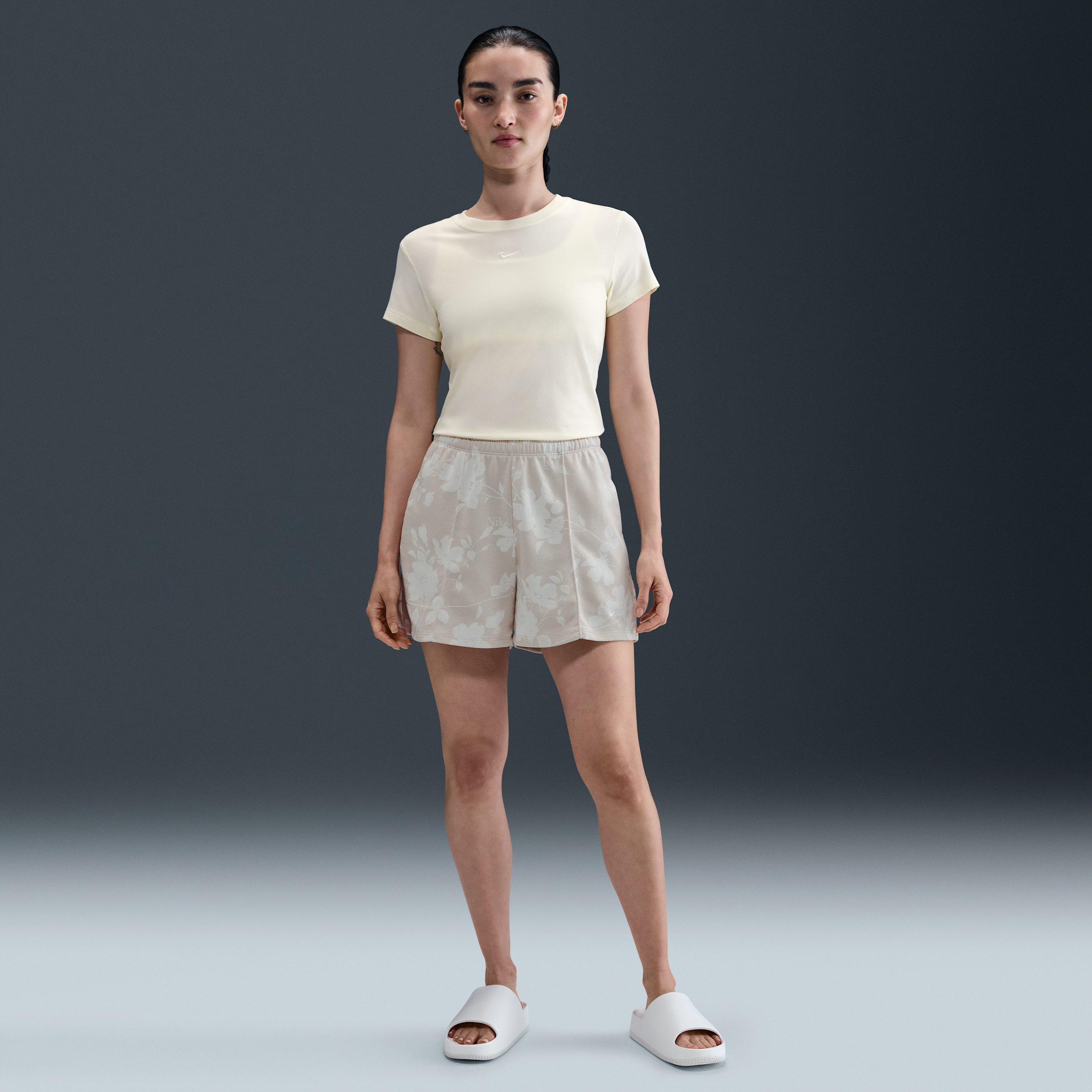 【ナイキ(NIKE)公式ストア】ナイキ スポーツウェア チル テリー ウィメンズ ミッドライズ フレンチテリー プリント ショートパンツ HQ5705-104 ブラウン 【ナイキ(NIKE)公式ストア】ナイキ スポーツウェア チル テリー ウィメンズ ミッドライズ フレンチテリー プリント ショートパンツ HQ5705-104 ブラウン