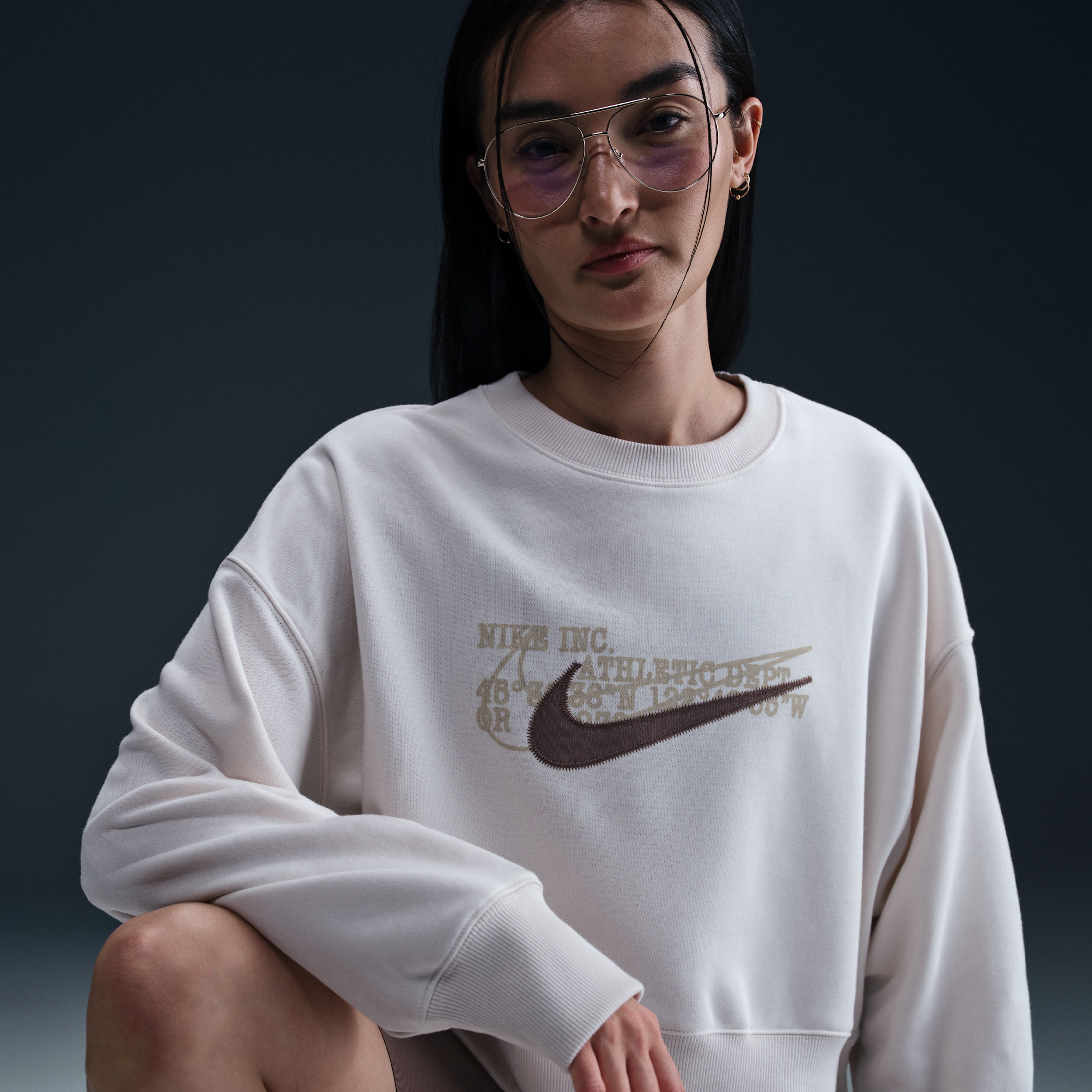 【ナイキ(NIKE)公式ストア】ナイキ スポーツウェア フェニックス フリース ウィメンズ オーバーオーバーサイズド クルーネック フレンチ テリー スウェットシャツ HV4790-030 グレー 【ナイキ(NIKE)公式ストア】ナイキ スポーツウェア フェニックス フリース ウィメンズ オーバーオーバーサイズド クルーネック フレンチ テリー スウェットシャツ HV4790-030 グレー