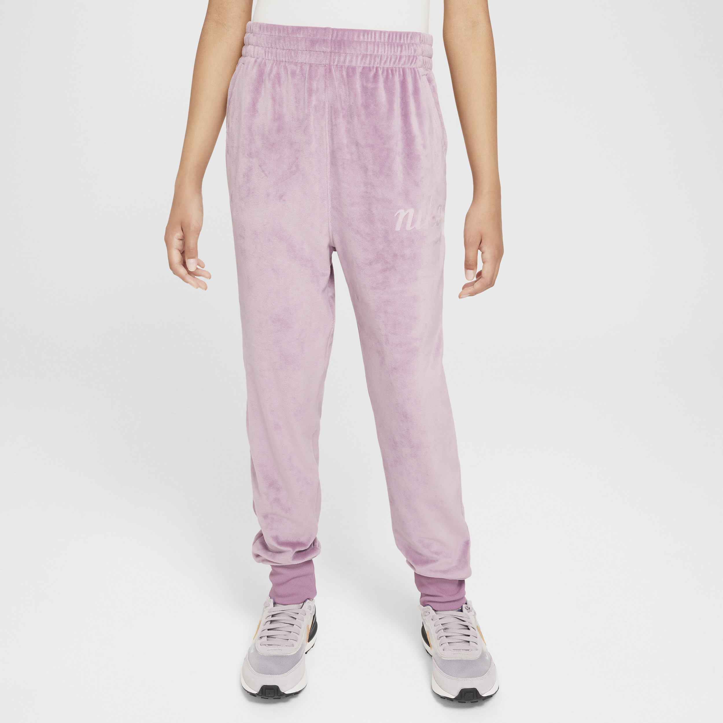 【ナイキ(NIKE)公式ストア】ナイキ スポーツウェア ガールズ ジョガーパンツ FZ5589-523 パープル 【ナイキ(NIKE)公式ストア】ナイキ スポーツウェア ガールズ ジョガーパンツ FZ5589-523 パープル