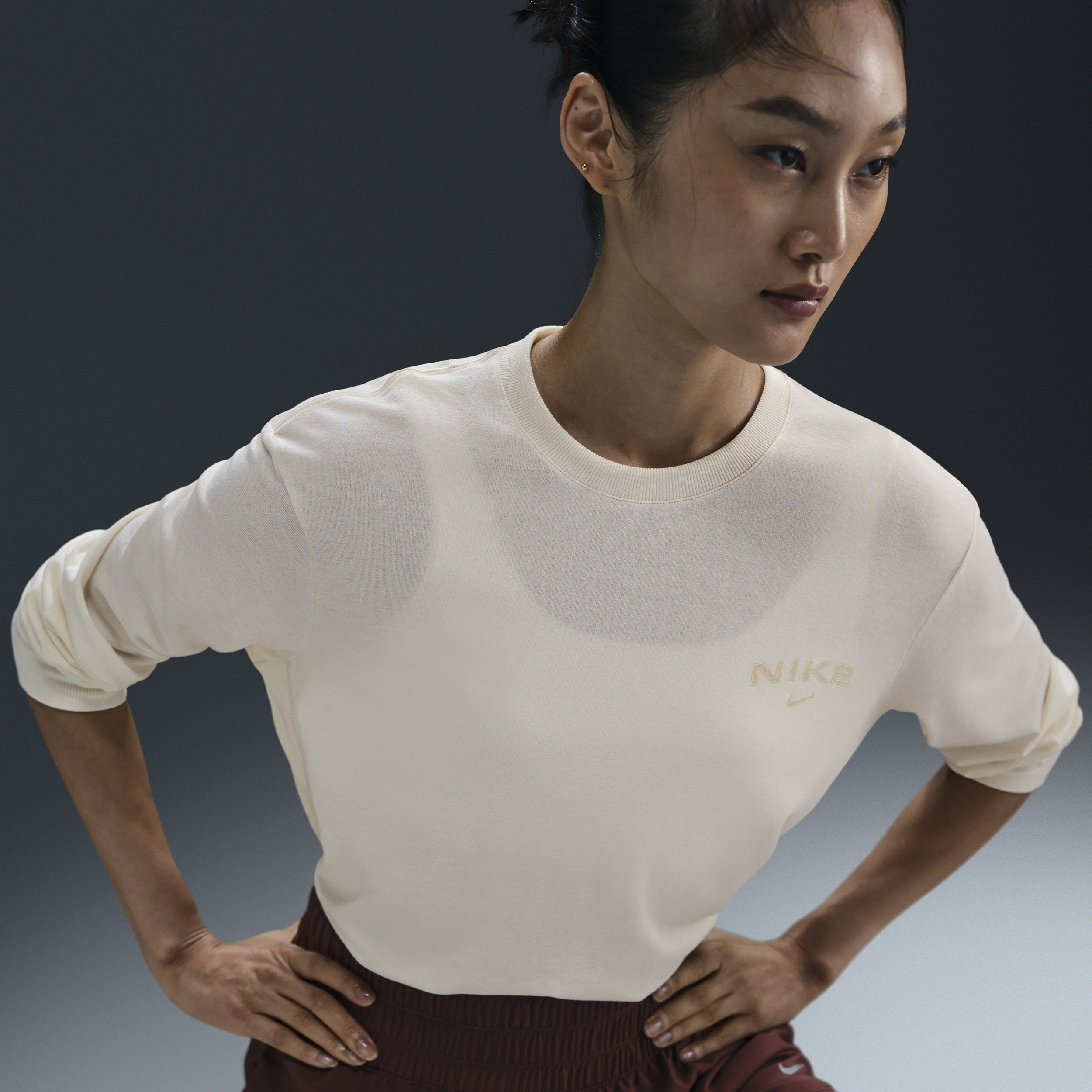 【ナイキ(NIKE)公式ストア】ナイキ ワン リラックスド ウィメンズ Dri-FIT ロングスリーブ トップ HQ3230-110 ブラウン 【ナイキ(NIKE)公式ストア】ナイキ ワン リラックスド ウィメンズ Dri-FIT ロングスリーブ トップ HQ3230-110 ブラウン