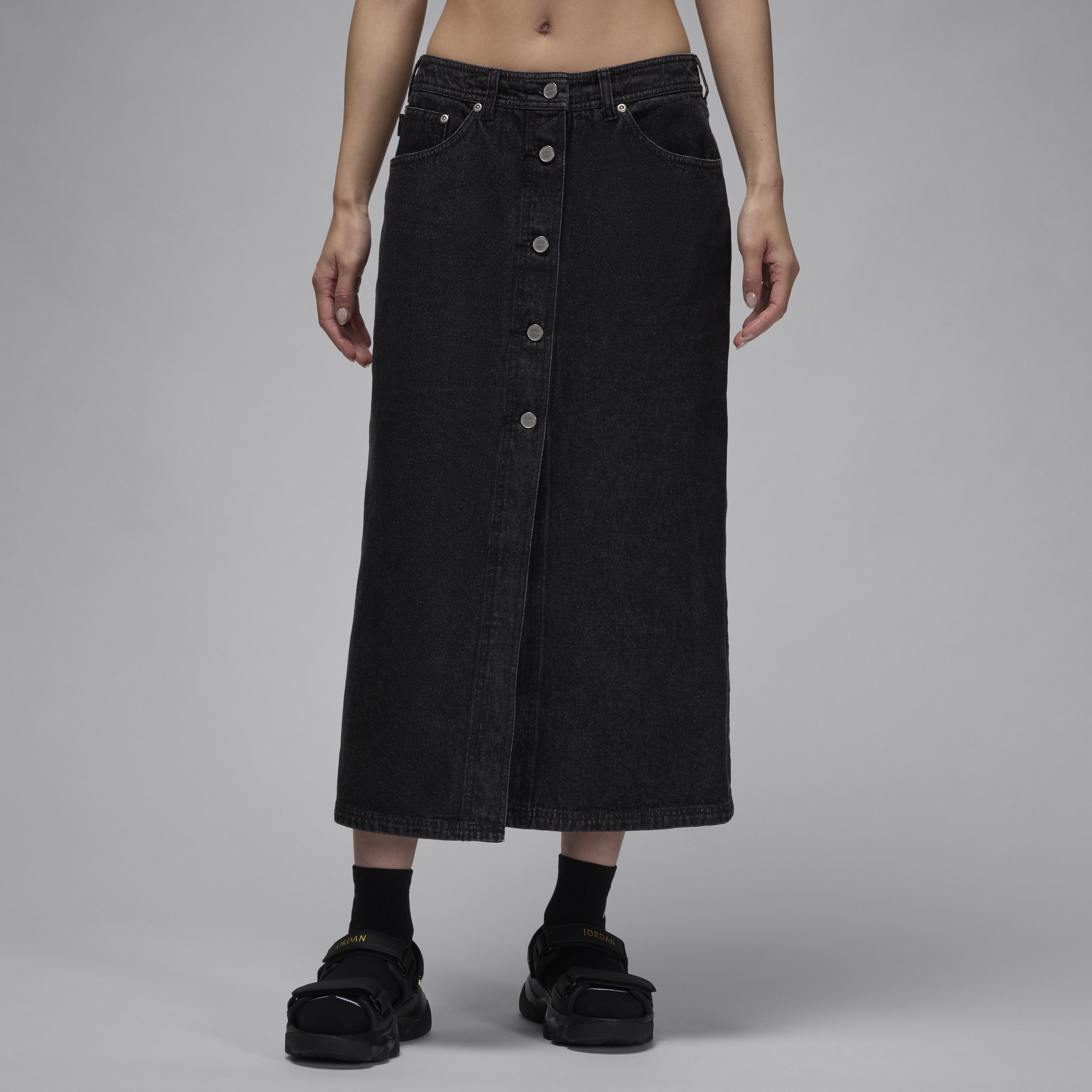 【ナイキ(NIKE)公式ストア】エア ジョーダン ウィメンズ デニム スカート FV7096-010 ブラック 【ナイキ(NIKE)公式ストア】エア ジョーダン ウィメンズ デニム スカート FV7096-010 ブラック