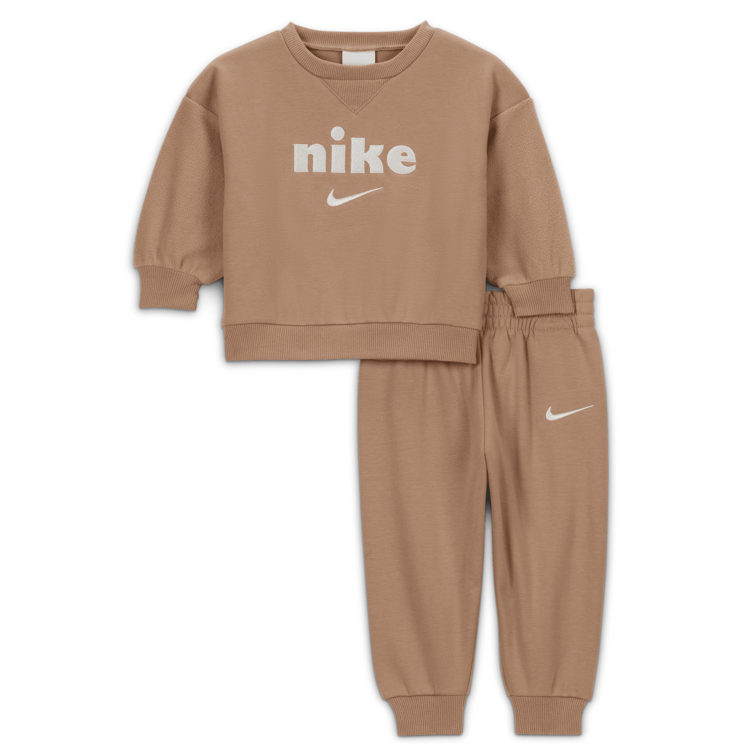 【ナイキ(NIKE)公式ストア】ナイキ コージー コンフォート ベビー ツーピース クルー セットアップ HV7908-200 ブラウン 【ナイキ(NIKE)公式ストア】ナイキ コージー コンフォート ベビー ツーピース クルー セットアップ HV7908-200 ブラウン