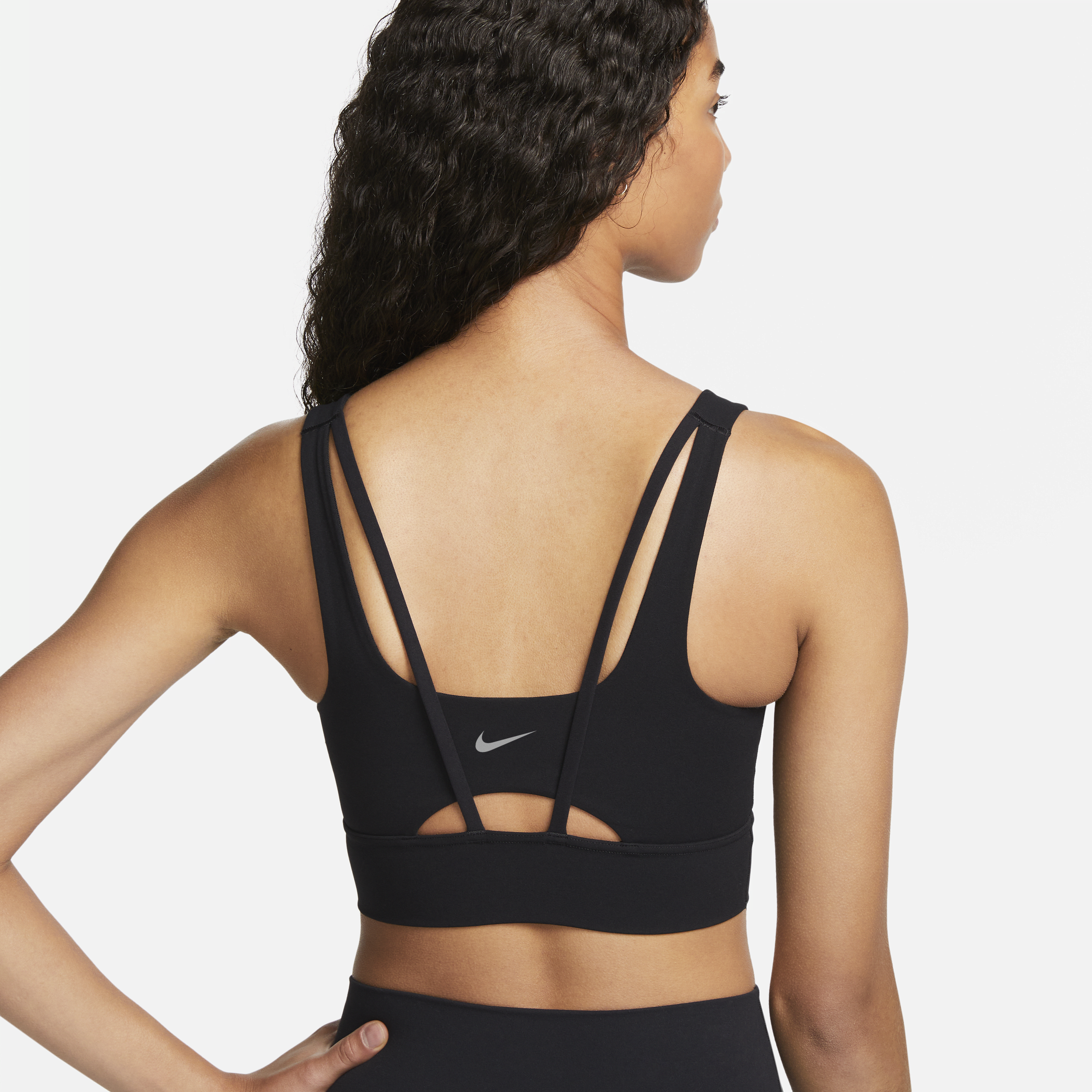 Longline Nike Zenvy-sports-bh med indlæg og let støtte til kvinder - sort