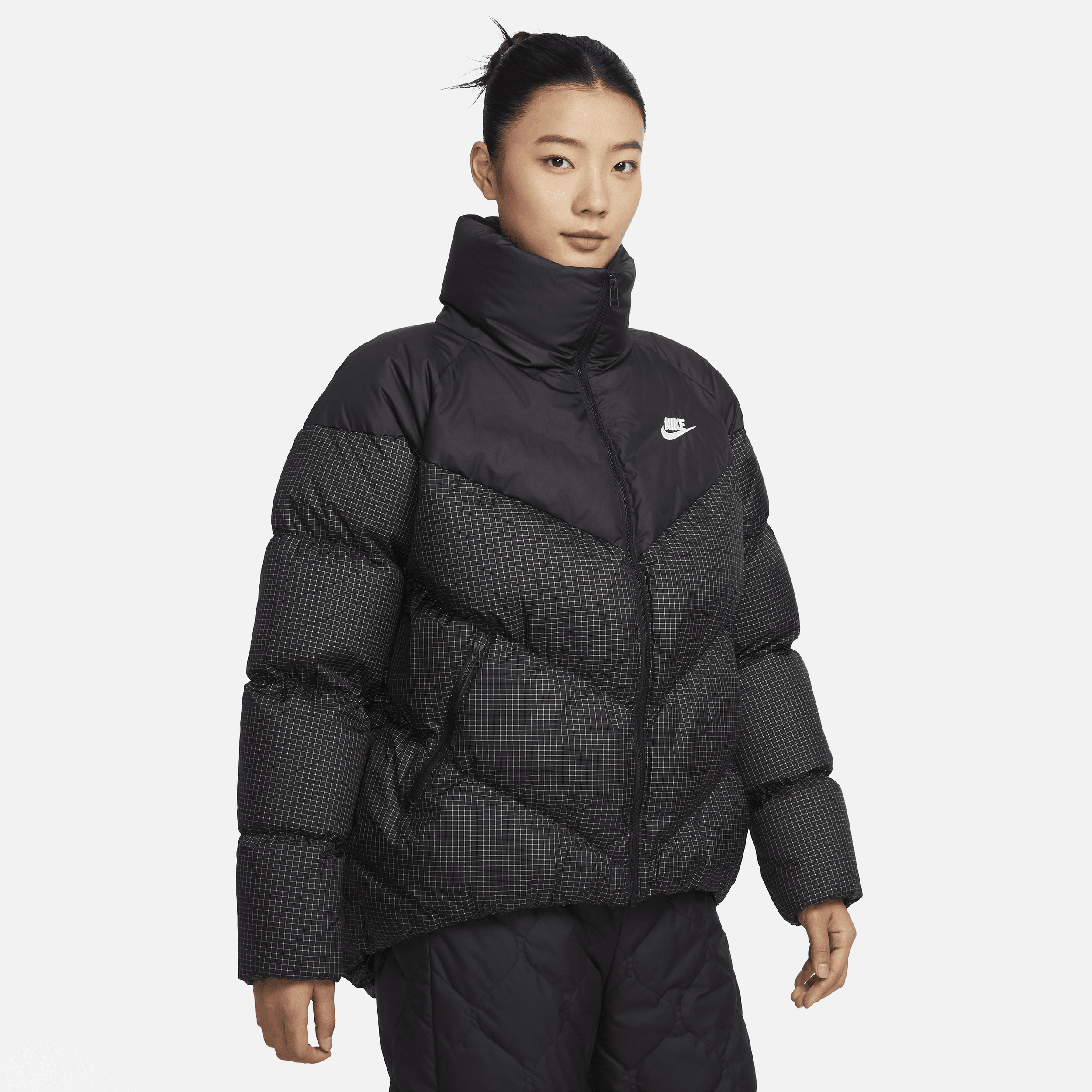 【ナイキ(NIKE)公式ストア】ナイキ スポーツウェア ウィンドパファー ウィメンズ Therma-FIT ルーズ パファー ジャケット FD8212-010 ブラック 【ナイキ(NIKE)公式ストア】ナイキ スポーツウェア ウィンドパファー ウィメンズ Therma-FIT ルーズ パファー ジャケット FD8212-010 ブラック