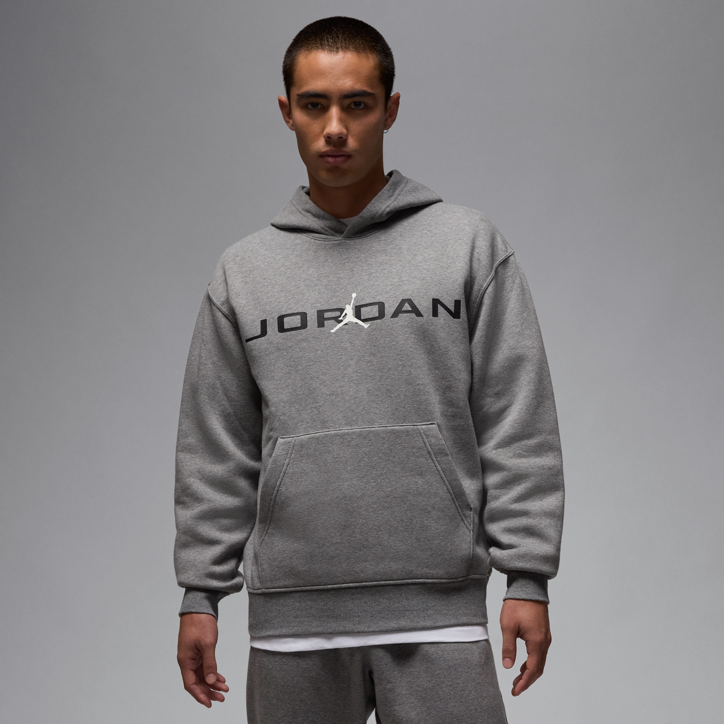 【ナイキ(NIKE)公式ストア】ジョーダン エッセンシャル メンズ フリース パーカー HQ4643-091 グレー 【ナイキ(NIKE)公式ストア】ジョーダン エッセンシャル メンズ フリース パーカー HQ4643-091 グレー
