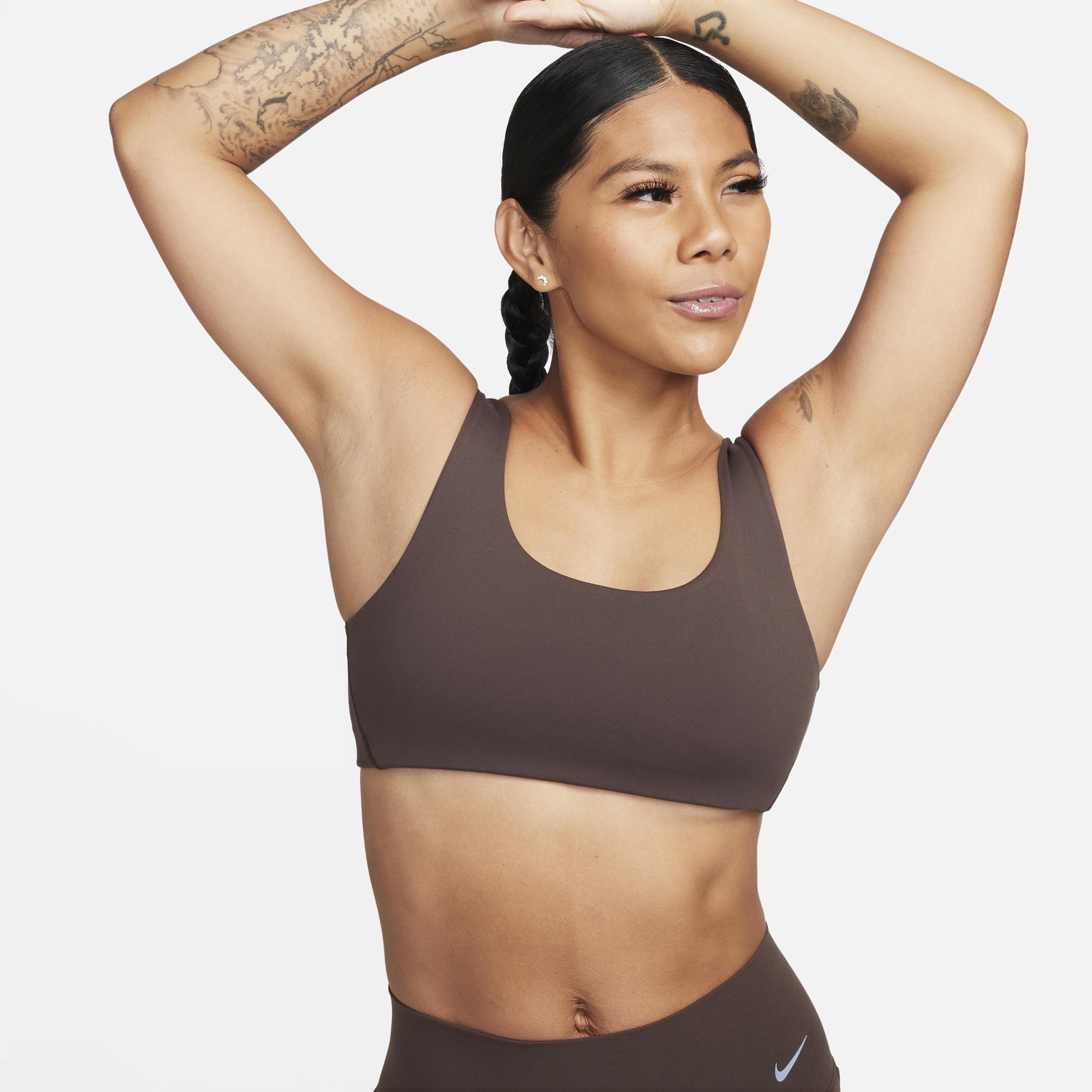 Nike Alate All U-sports-bh med let støtte og U-hals til kvinder - brun
