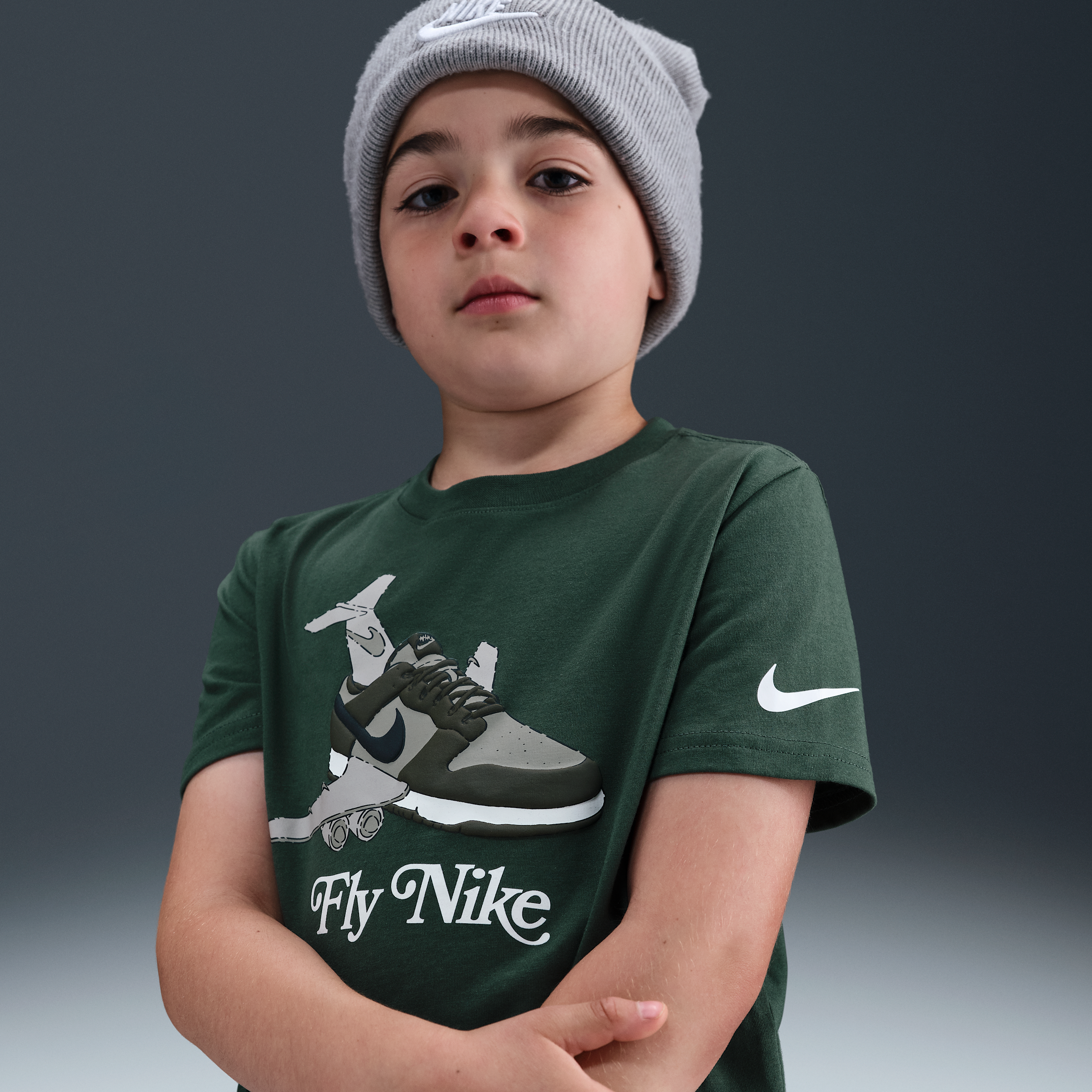 【ナイキ(NIKE)公式ストア】ナイキ リトルキッズ "Fly Nike" Tシャツ IO2704-323 グリーン 【ナイキ(NIKE)公式ストア】ナイキ リトルキッズ "Fly Nike" Tシャツ IO2704-323 グリーン