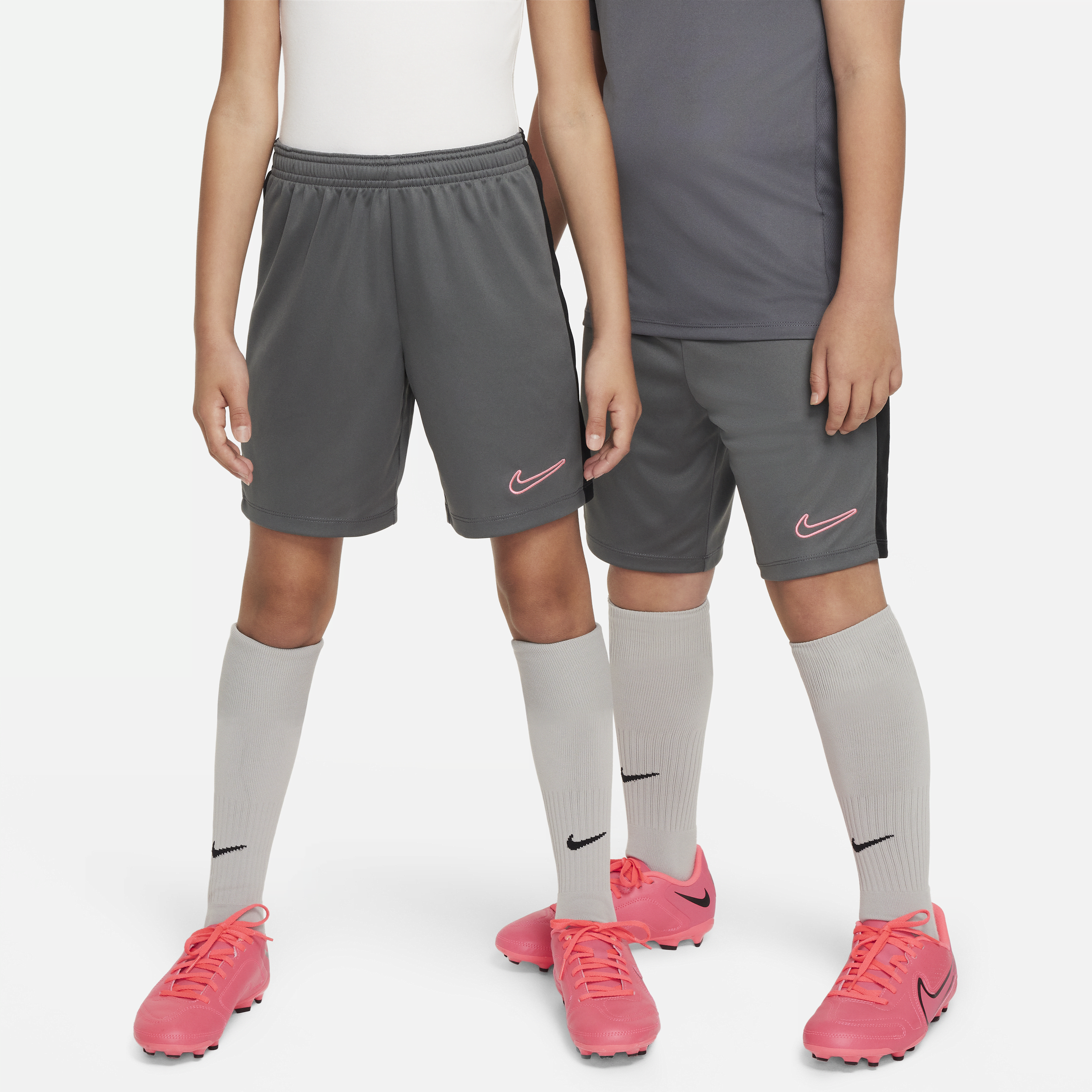 【ナイキ(NIKE)公式ストア】ナイキ Dri-FIT アカデミー キッズ サッカーショートパンツ DX5476-069 グレー 【ナイキ(NIKE)公式ストア】ナイキ Dri-FIT アカデミー キッズ サッカーショートパンツ DX5476-069 グレー