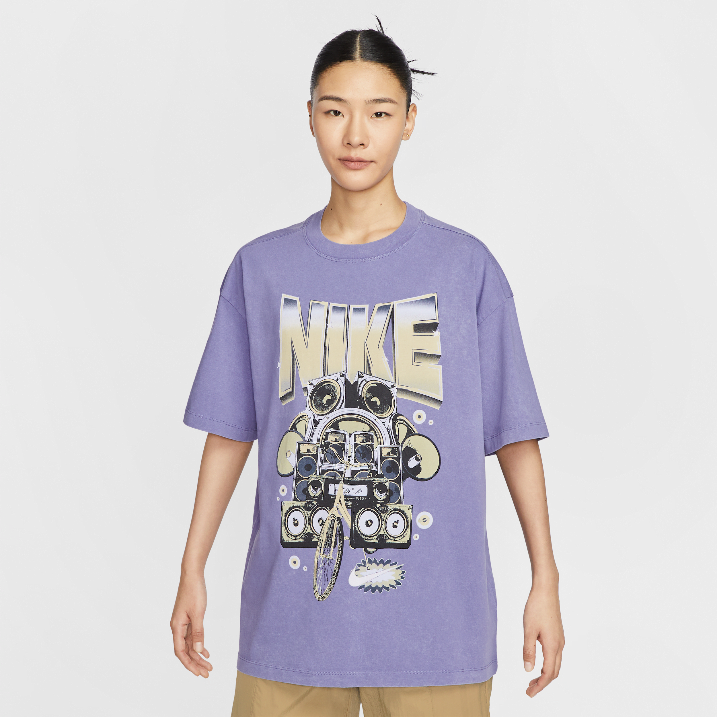 【ナイキ(NIKE)公式ストア】ナイキ スポーツウェア ウィメンズ オーバーサイズド ショートスリーブ Tシャツ HF9692-527 パープル 【ナイキ(NIKE)公式ストア】ナイキ スポーツウェア ウィメンズ オーバーサイズド ショートスリーブ Tシャツ HF9692-527 パープル
