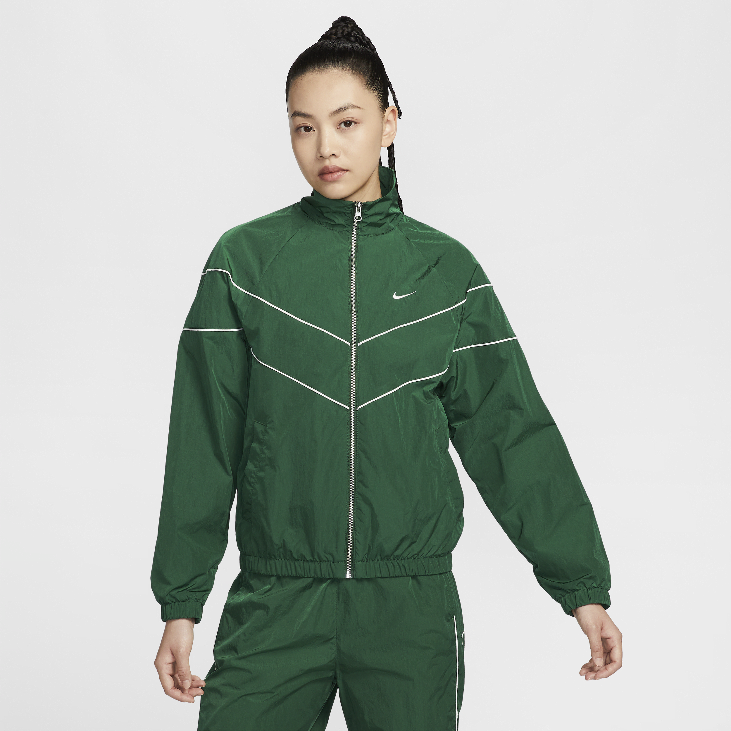 【ナイキ(NIKE)公式ストア】ナイキ ウィンドランナー ウィメンズ ルーズ UV ウーブン フルジップ ジャケット FV6305-300 グリーン 【ナイキ(NIKE)公式ストア】ナイキ ウィンドランナー ウィメンズ ルーズ UV ウーブン フルジップ ジャケット FV6305-300 グリーン
