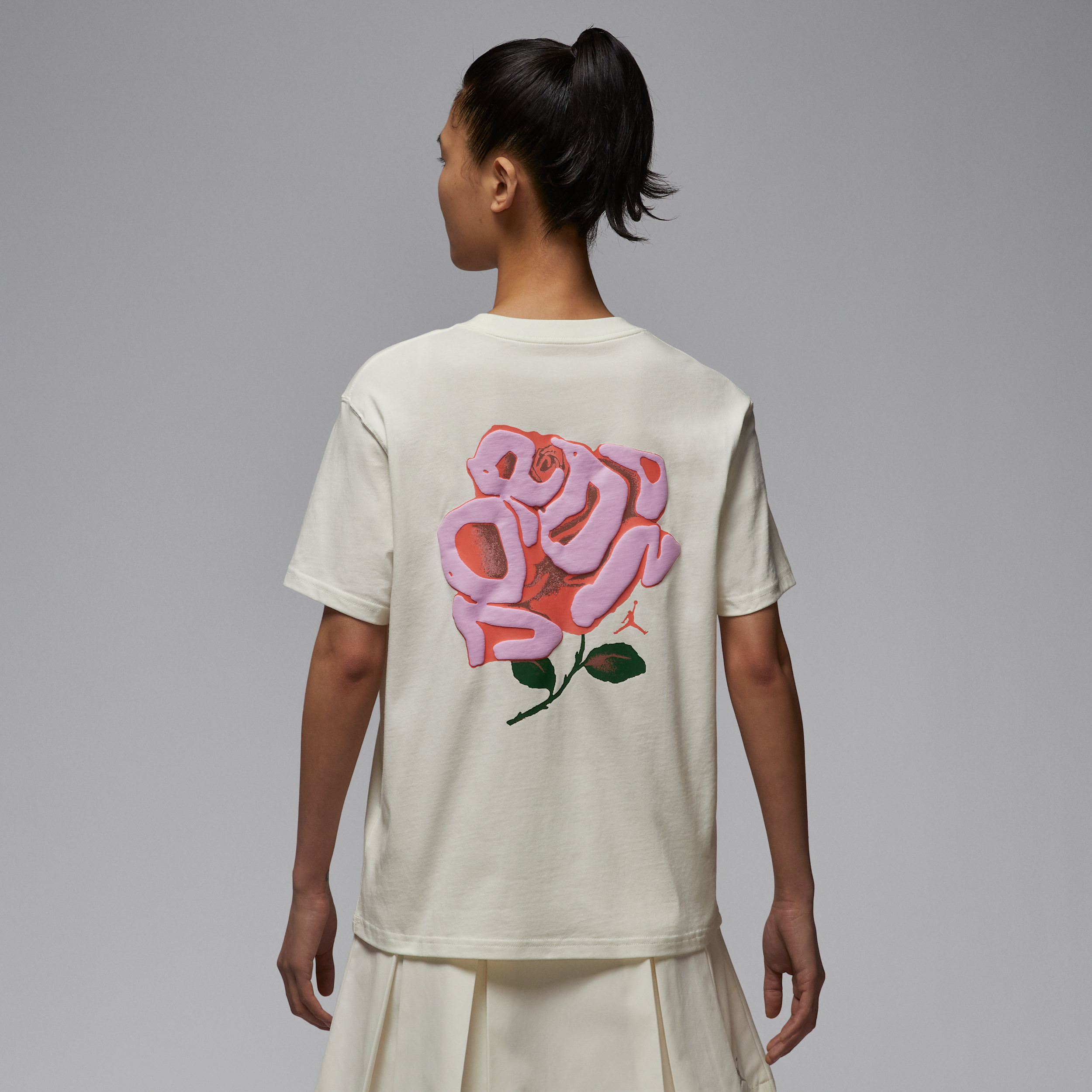 【ナイキ(NIKE)公式ストア】ジョーダン ウィメンズ グラフィック Tシャツ HJ0194-133 ホワイト 【ナイキ(NIKE)公式ストア】ジョーダン ウィメンズ グラフィック Tシャツ HJ0194-133 ホワイト