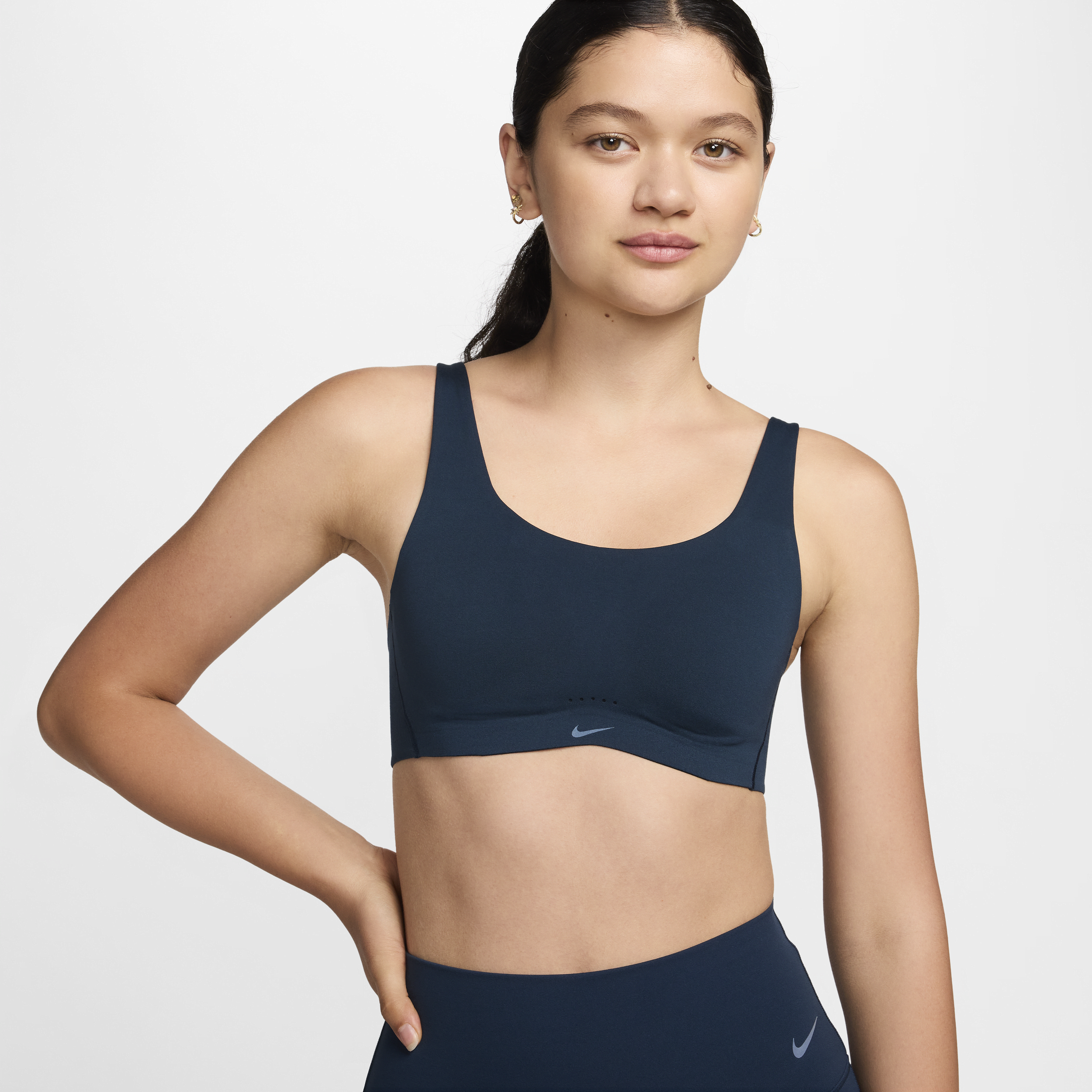 【ナイキ(NIKE)公式ストア】ナイキ アレート カバレッジ ウィメンズ ミディアムサポート パッディド スポーツブラ DM0531-478 ブルー 【ナイキ(NIKE)公式ストア】ナイキ アレート カバレッジ ウィメンズ ミディアムサポート パッディド スポーツブラ DM0531-478 ブルー