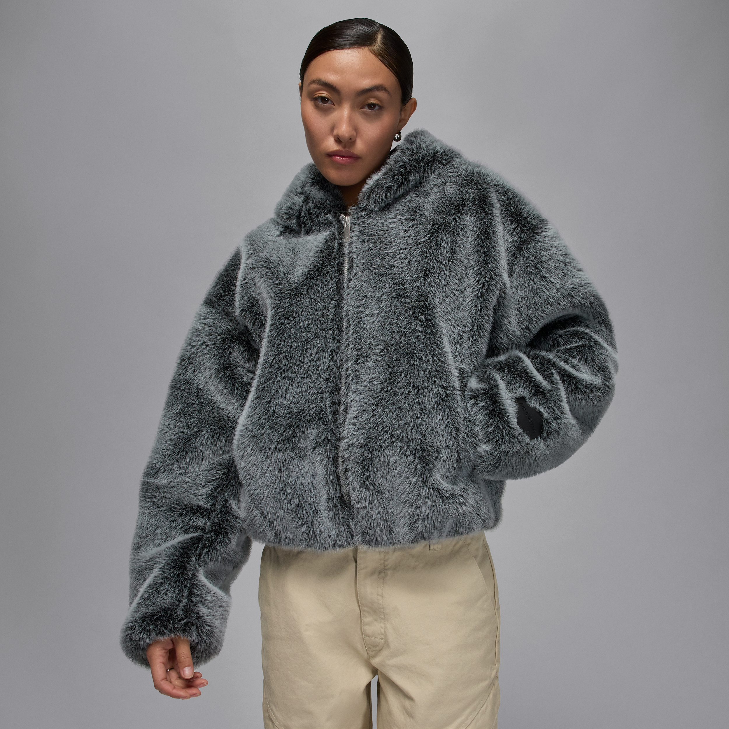 【ナイキ(NIKE)公式ストア】Air Jordan ウィメンズ フード付きジャケット HV0294-077 グレー 【ナイキ(NIKE)公式ストア】Air Jordan ウィメンズ フード付きジャケット HV0294-077 グレー