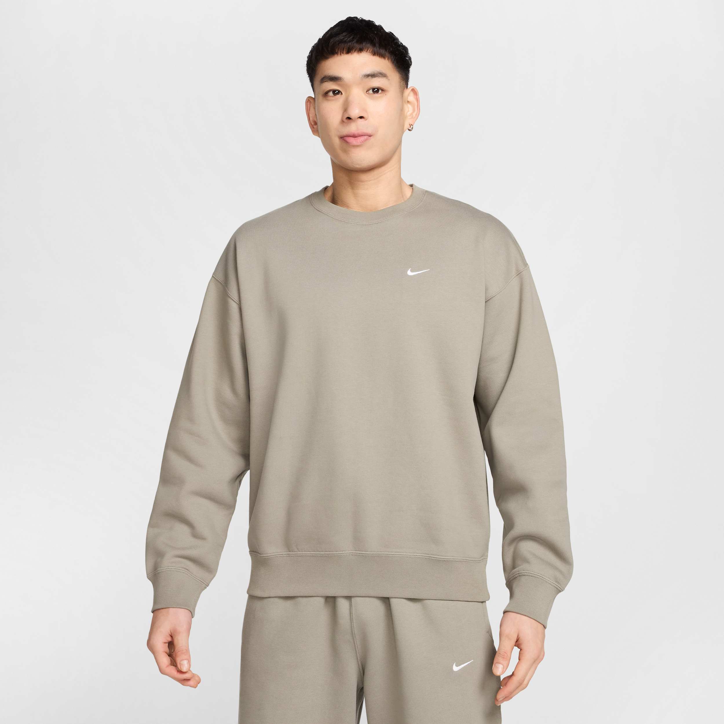 【ナイキ(NIKE)公式ストア】ナイキ ソロ スウッシュ メンズ フリース クルー DX1362-320 グリーン 【ナイキ(NIKE)公式ストア】ナイキ ソロ スウッシュ メンズ フリース クルー DX1362-320 グリーン