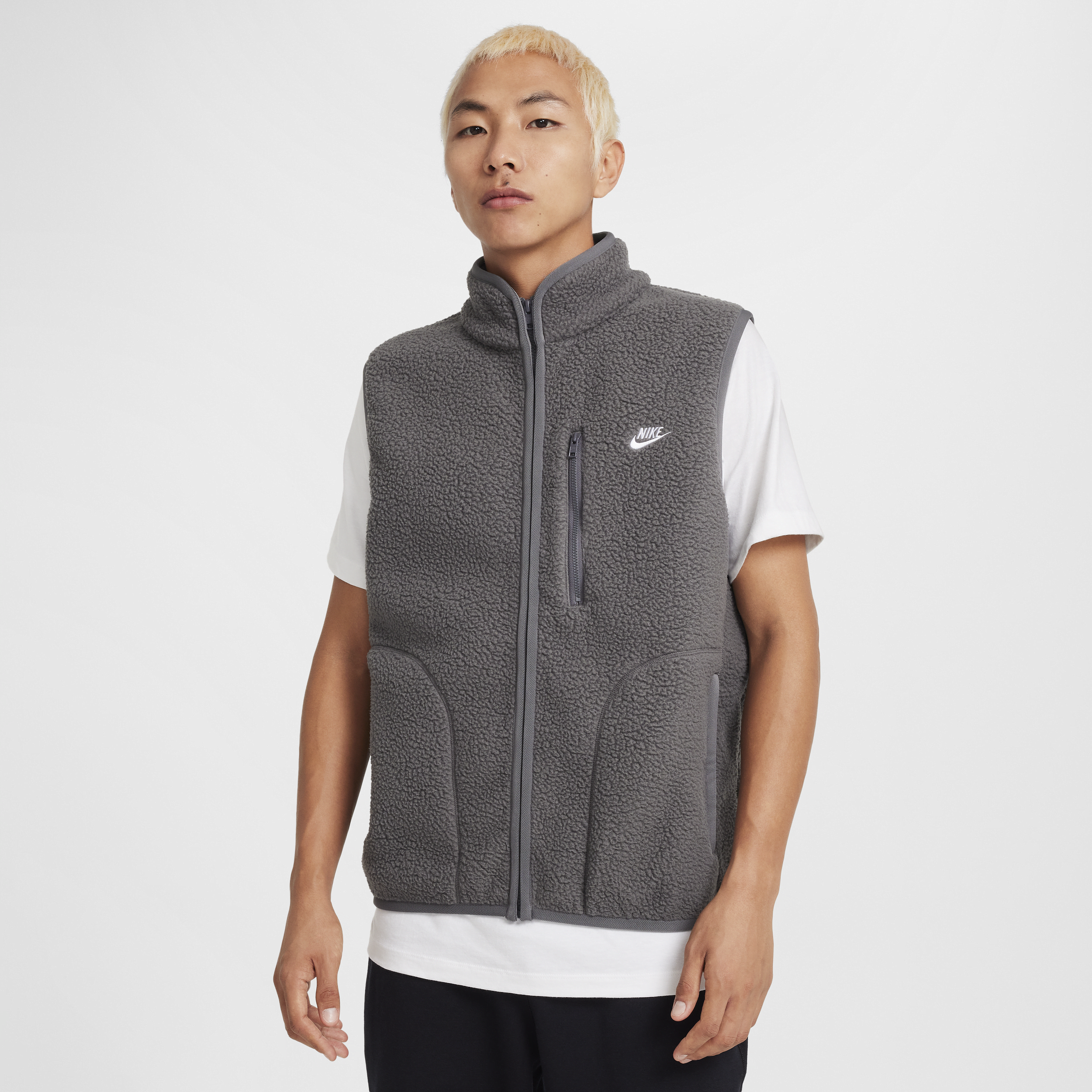 【ナイキ(NIKE)公式ストア】ナイキ スポーツウェア クラブ メンズ ウィンタライズド ベスト FZ0895-068 グレー 【ナイキ(NIKE)公式ストア】ナイキ スポーツウェア クラブ メンズ ウィンタライズド ベスト FZ0895-068 グレー